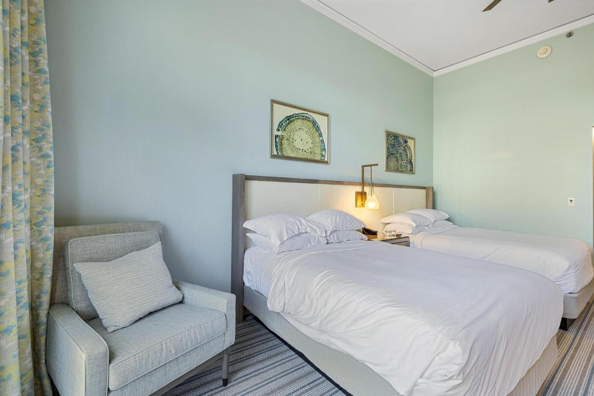 Charming 5 Star Condo Unit Situated at Ritz Carlton-Key Biscayne