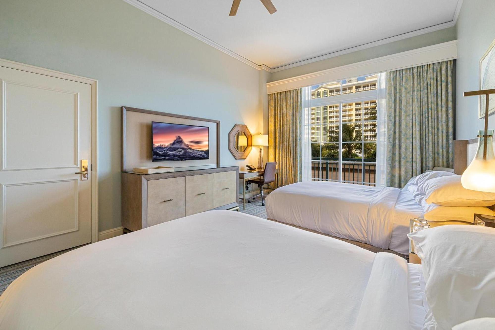 Charming 5 Star Condo Unit Situated at Ritz Carlton-Key Biscayne