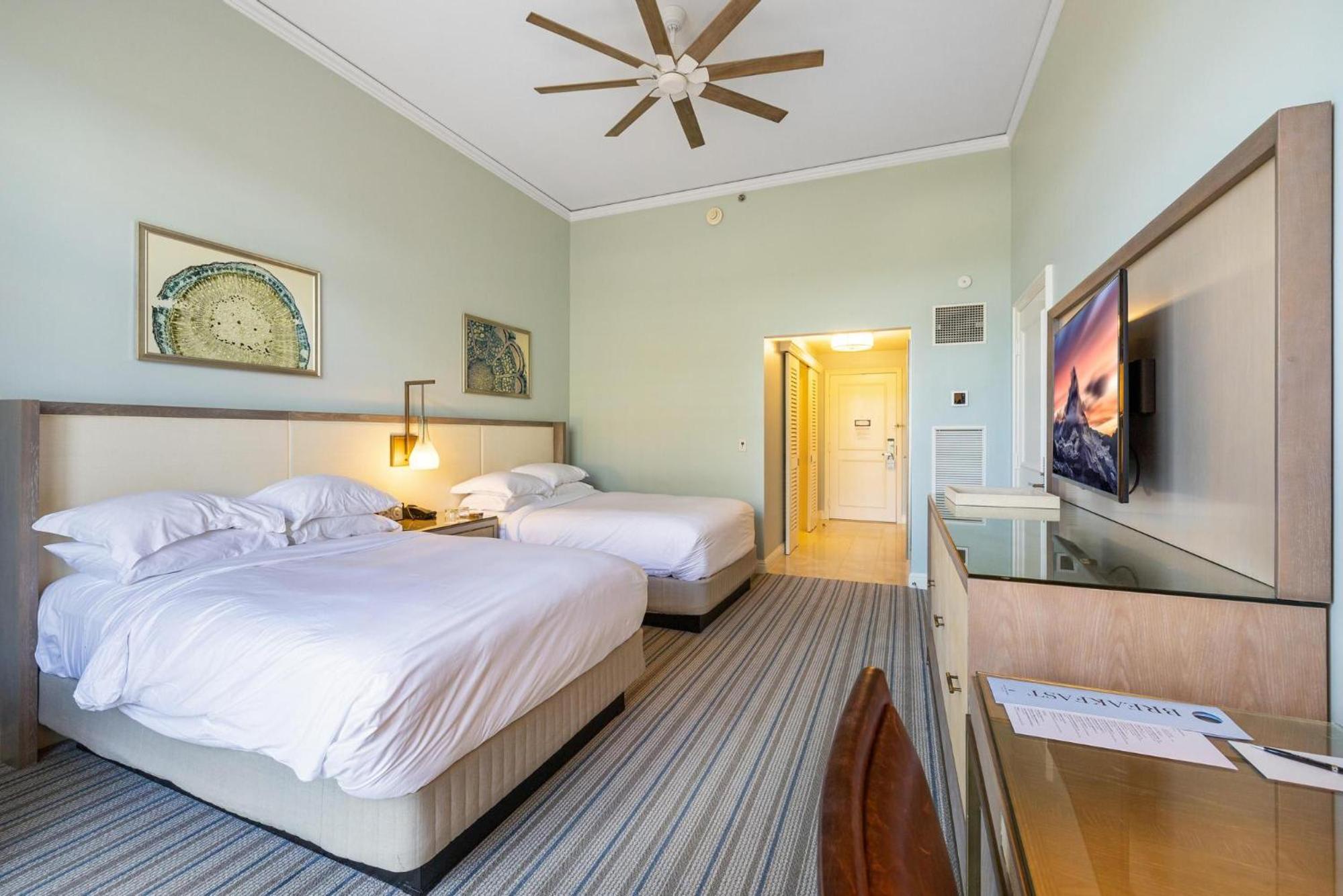 Charming 5 Star Condo Unit Situated at Ritz Carlton-Key Biscayne