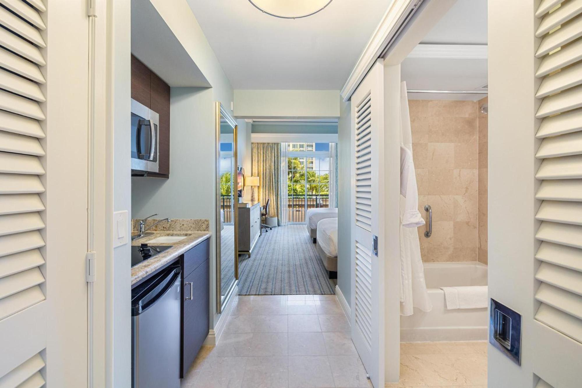 Charming 5 Star Condo Unit Situated at Ritz Carlton-Key Biscayne
