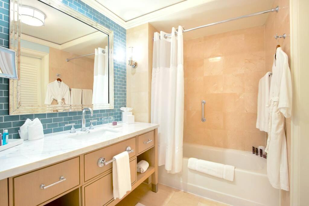 Charming 5 Star Condo Unit Situated at Ritz Carlton-Key Biscayne