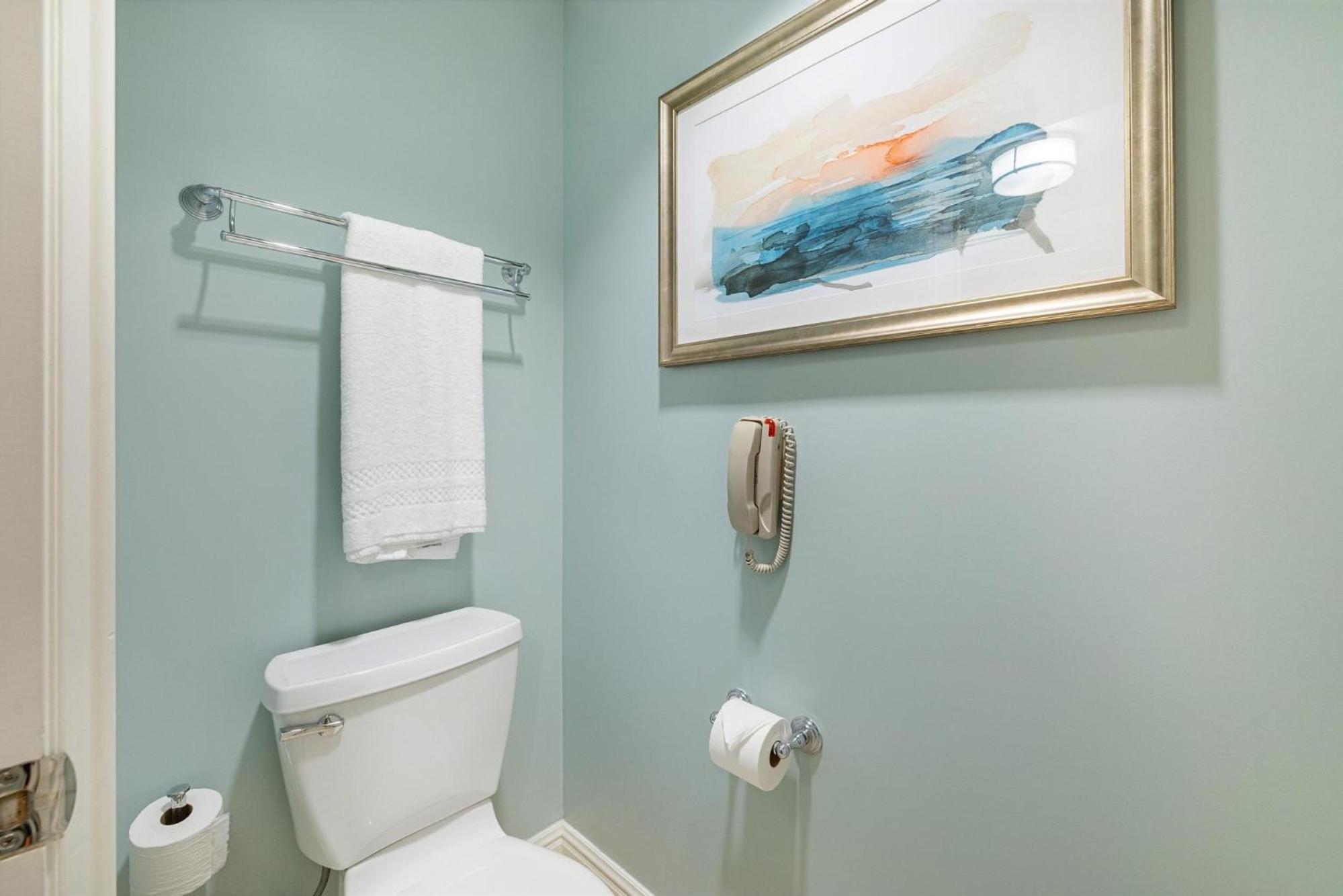 Charming 5 Star Condo Unit Situated at Ritz Carlton-Key Biscayne