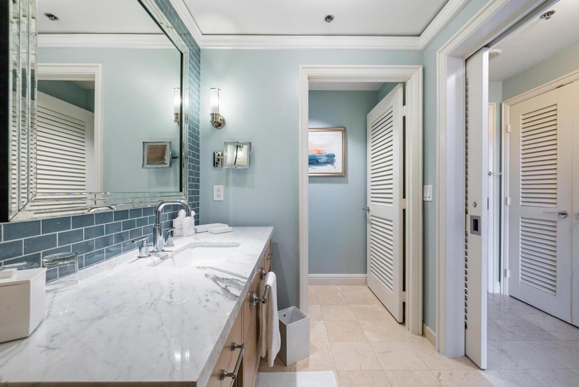 Charming 5 Star Condo Unit Situated at Ritz Carlton-Key Biscayne