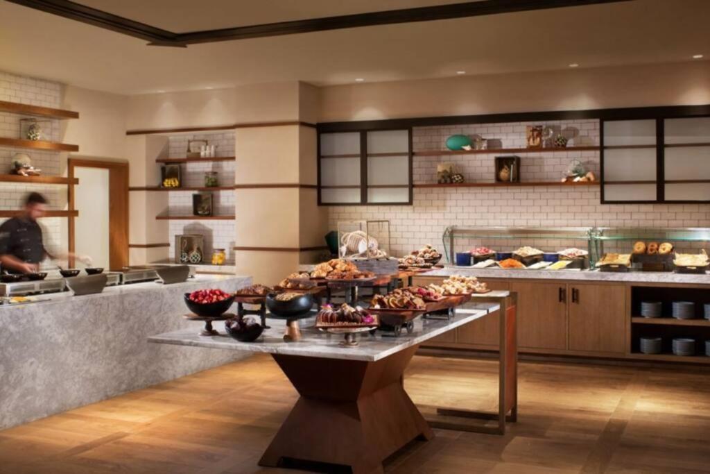 Charming 5 Star Condo Unit Situated at Ritz Carlton-Key Biscayne