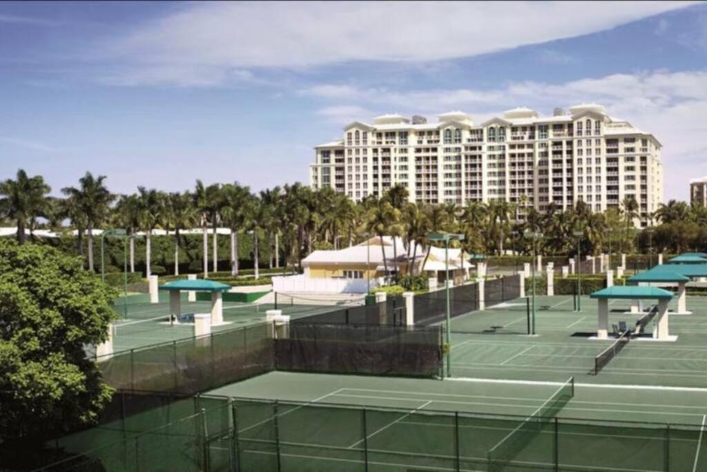 Charming 5 Star Condo Unit Situated at Ritz Carlton-Key Biscayne