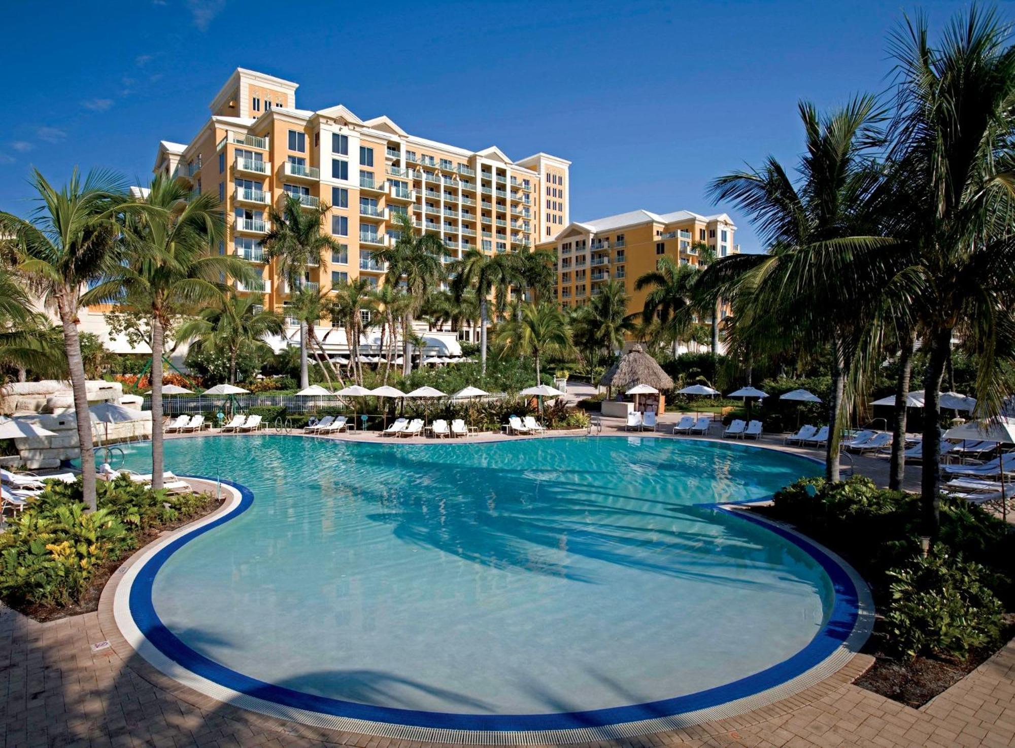 Lovely Deluxe Unit Located at Ritz Carlton - Key Biscayne!