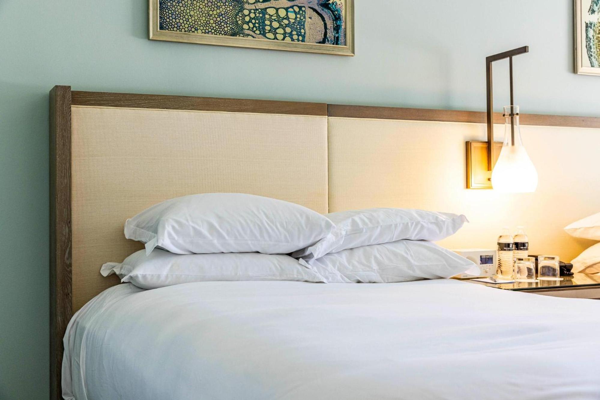 Lovely Deluxe Unit Located at Ritz Carlton - Key Biscayne!