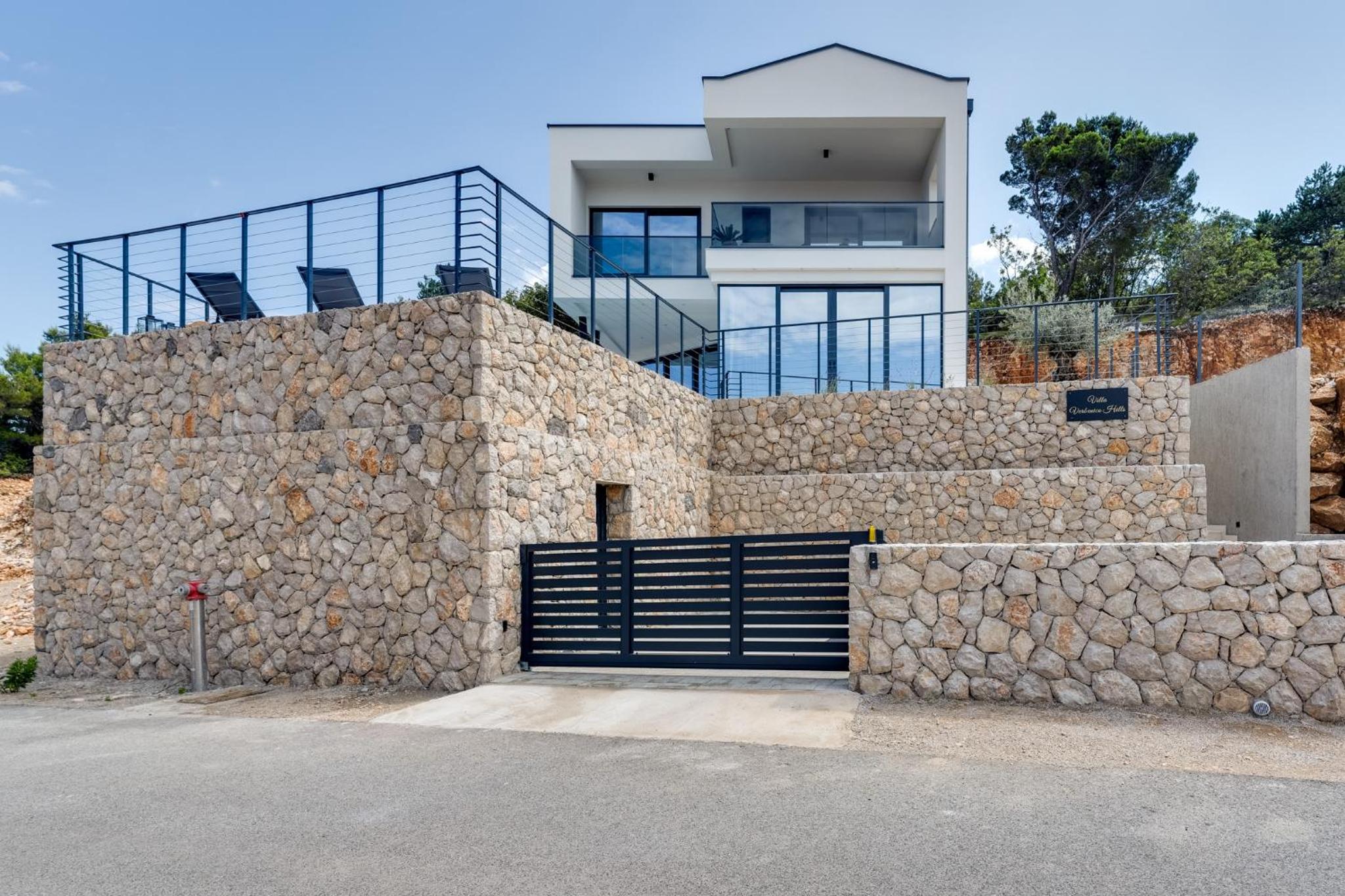 Luxury villa Verbenico Hills- amazing sea view, pool with whirpool and waterfall, beach, in famous wine region - Your holiday with style view 5