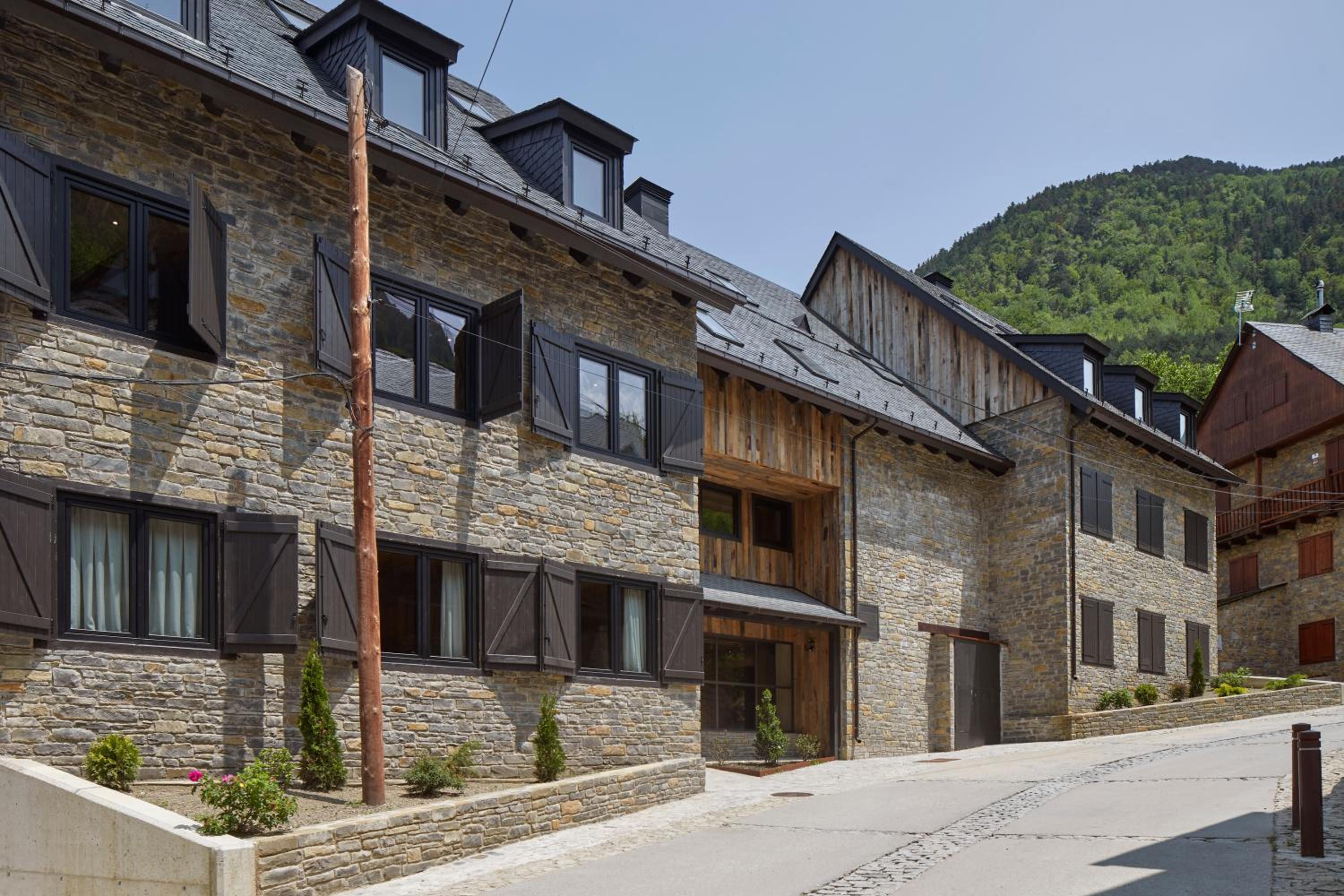 Nheu d'Arties by FeelFree Rentals
