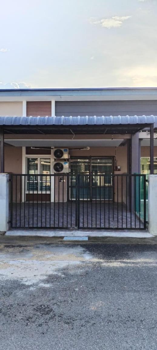 Sobey Laris Homestay PASIR MAS photo 1
