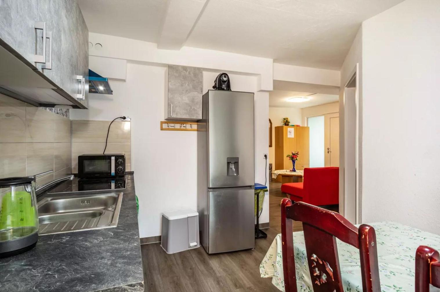 NGUYEN LE 3 Schlafzimmer, 7 Bette,Dusche, 2 WC , Küche ab 2 Übernachtungen