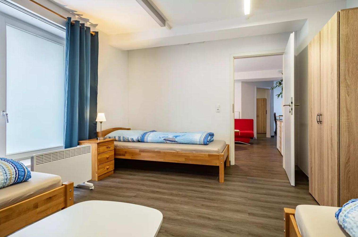 NGUYEN LE 3 Schlafzimmer, 7 Bette,Dusche, 2 WC , Küche ab 2 Übernachtungen