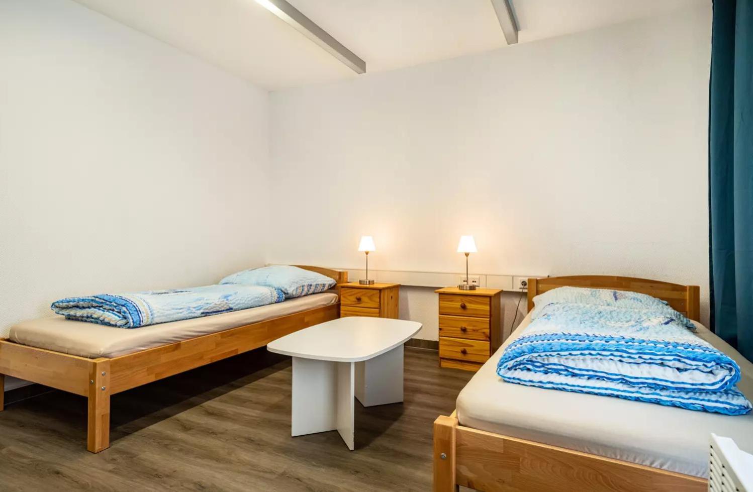 NGUYEN LE 3 Schlafzimmer, 7 Bette,Dusche, 2 WC , Küche ab 2 Übernachtungen