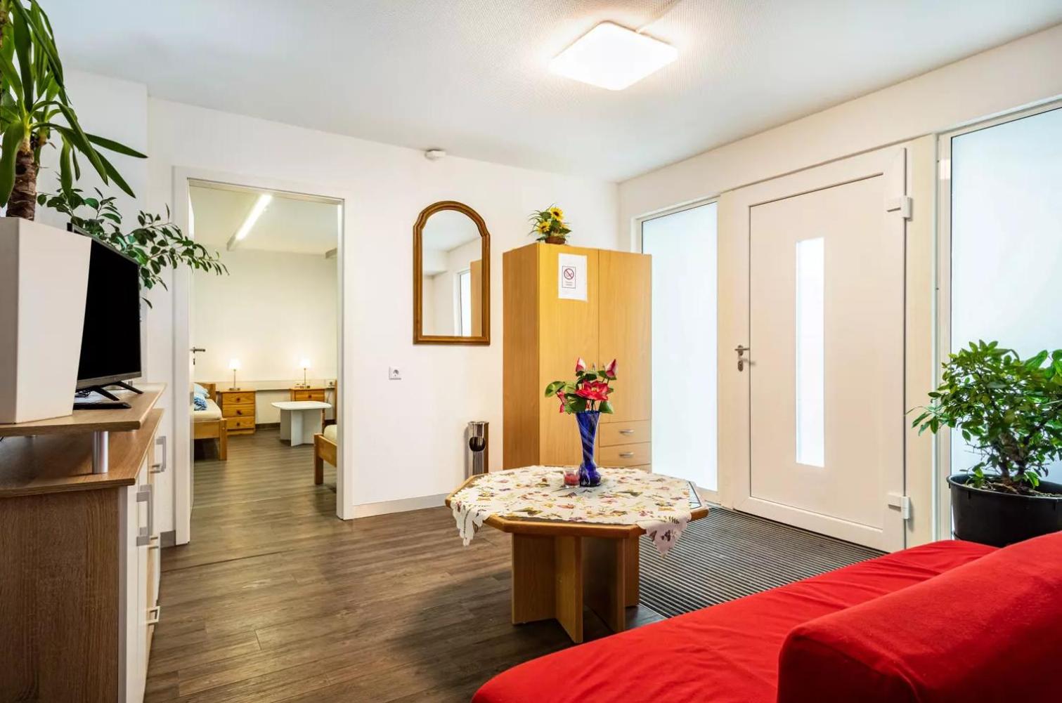 NGUYEN LE 3 Schlafzimmer, 7 Bette,Dusche, 2 WC , Küche ab 2 Übernachtungen