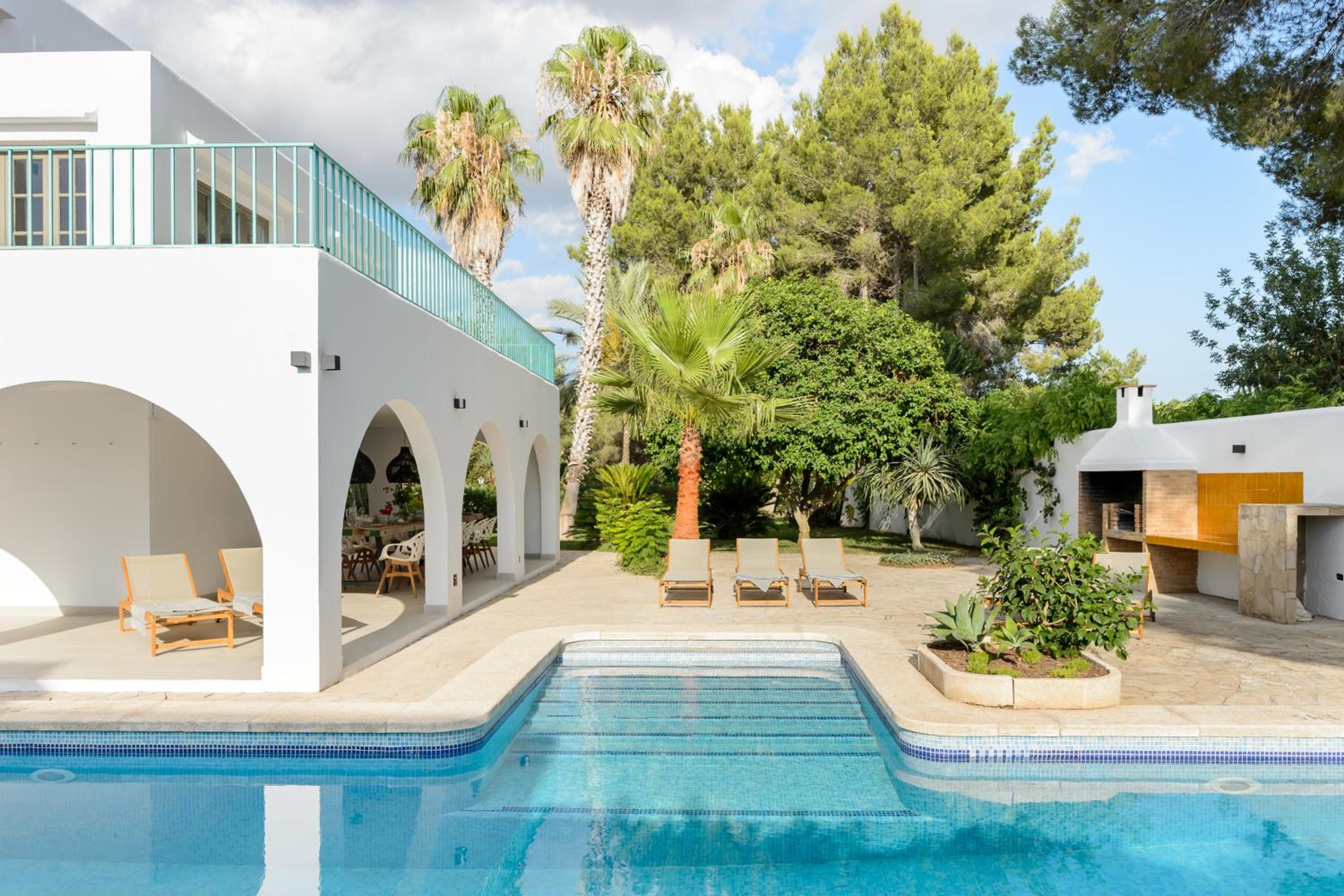 Villa Maria - Luxury Getaway view 2