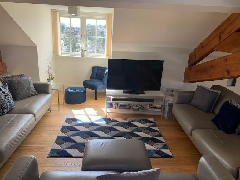 Stunning 3 Bedroom Penthouse in Ulverston Center view 4