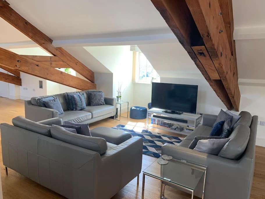Stunning 3 Bedroom Penthouse in Ulverston Center view 3