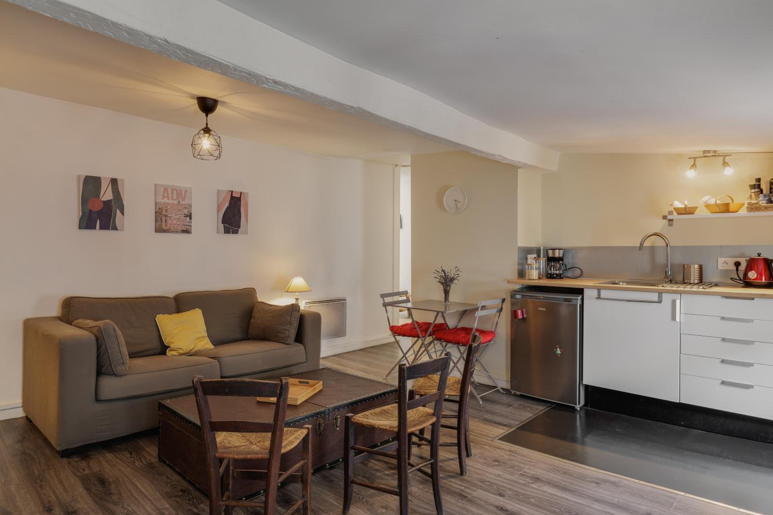 Appartement proche jardin public view 5