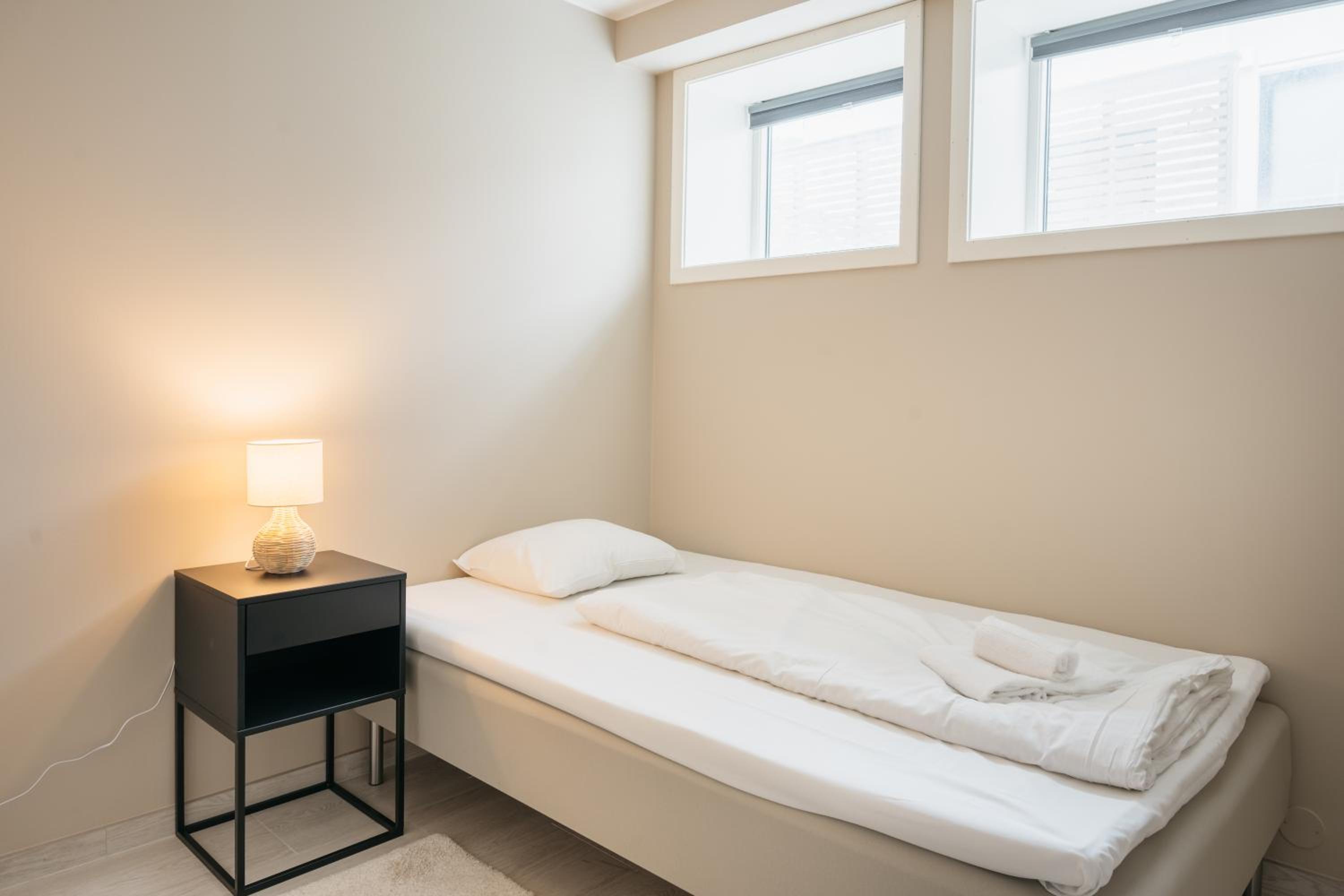 Stay l Urban - Spacious apartment with private terrace view 5