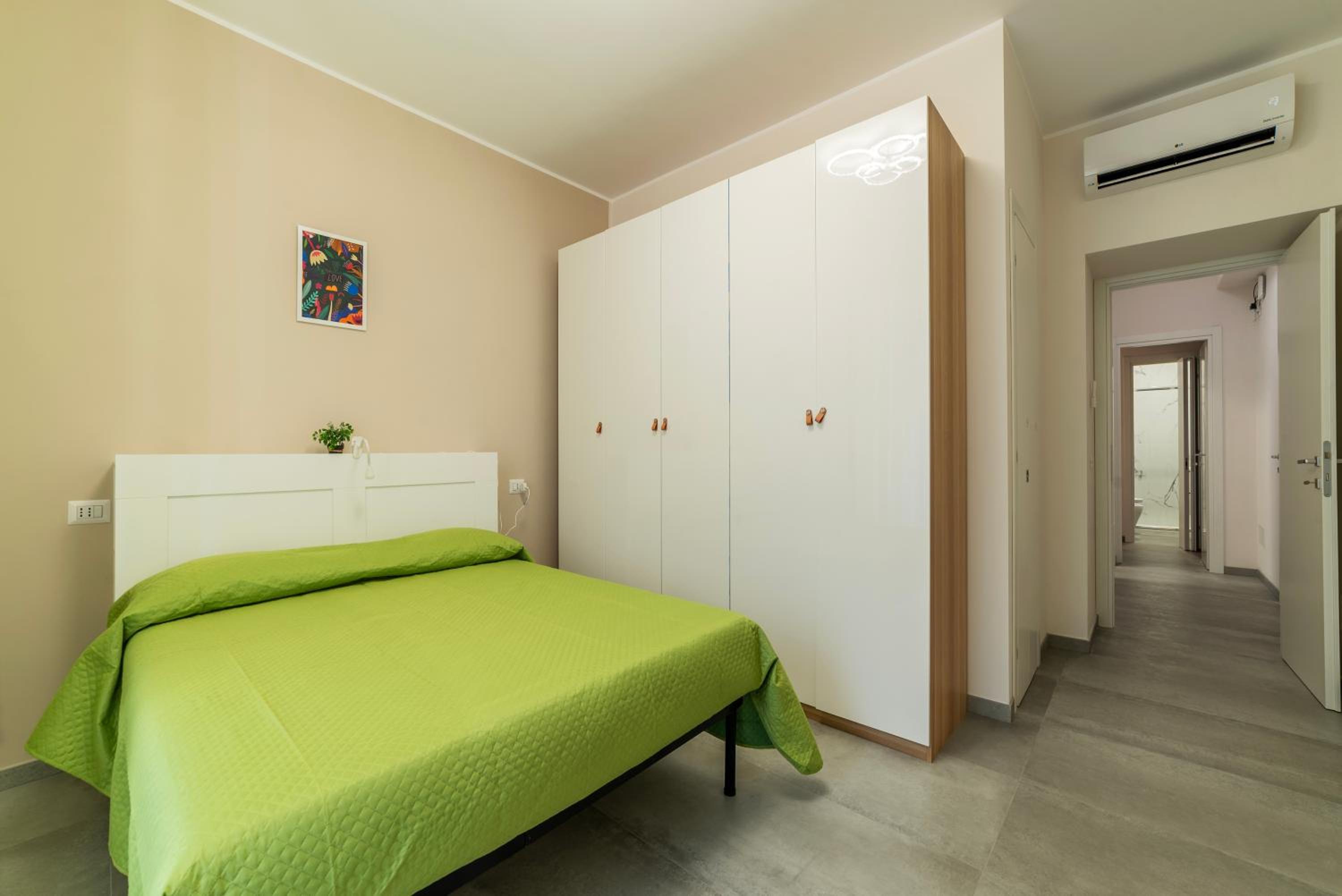 Eleonora Apartments