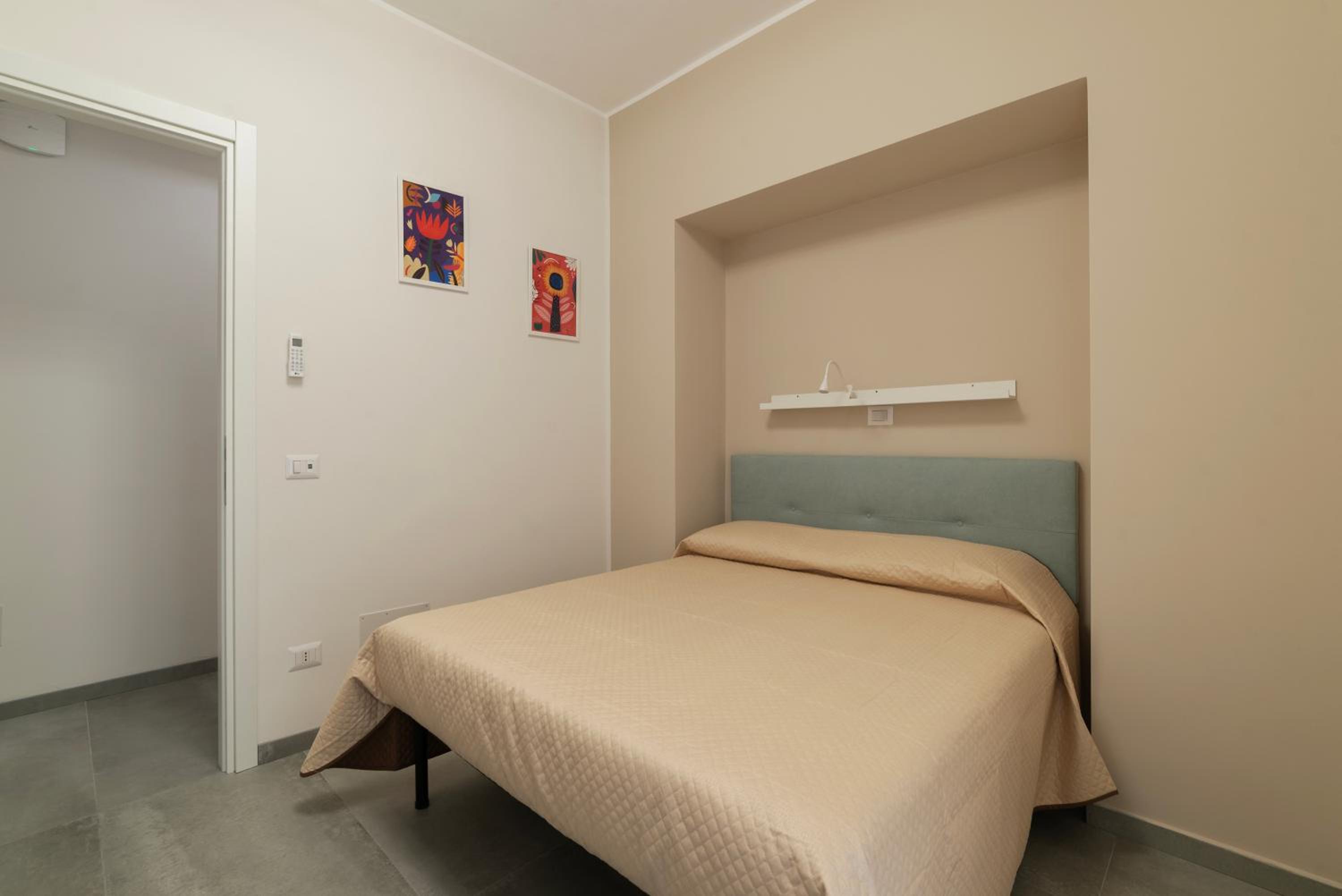 Eleonora Apartments