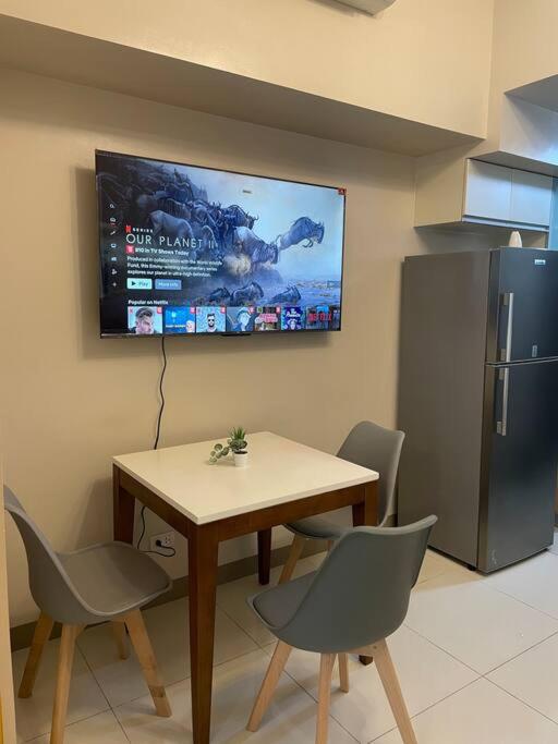 Cozy 1 BR One Uptown Residences BGC photo 4