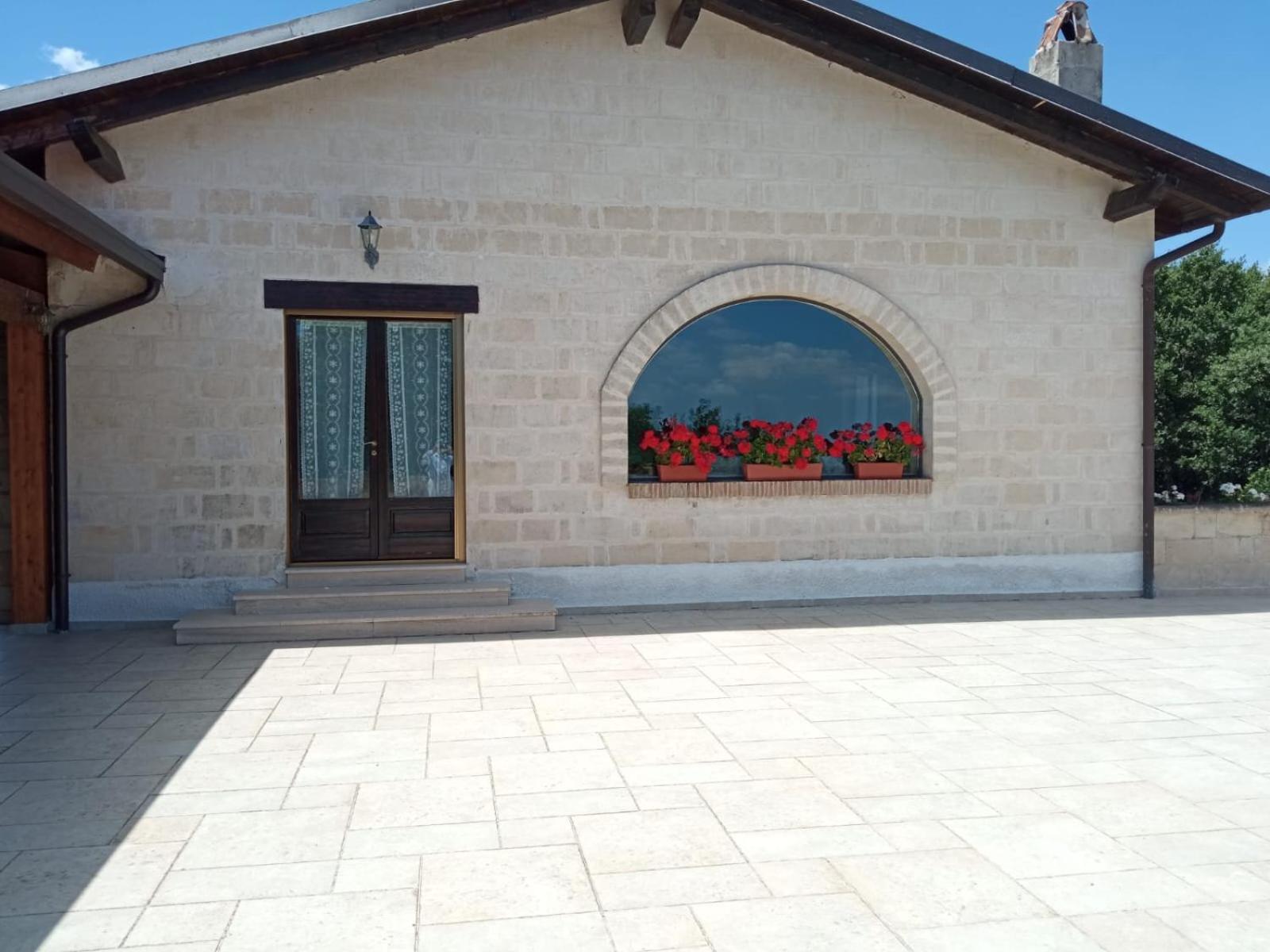 Photo 33