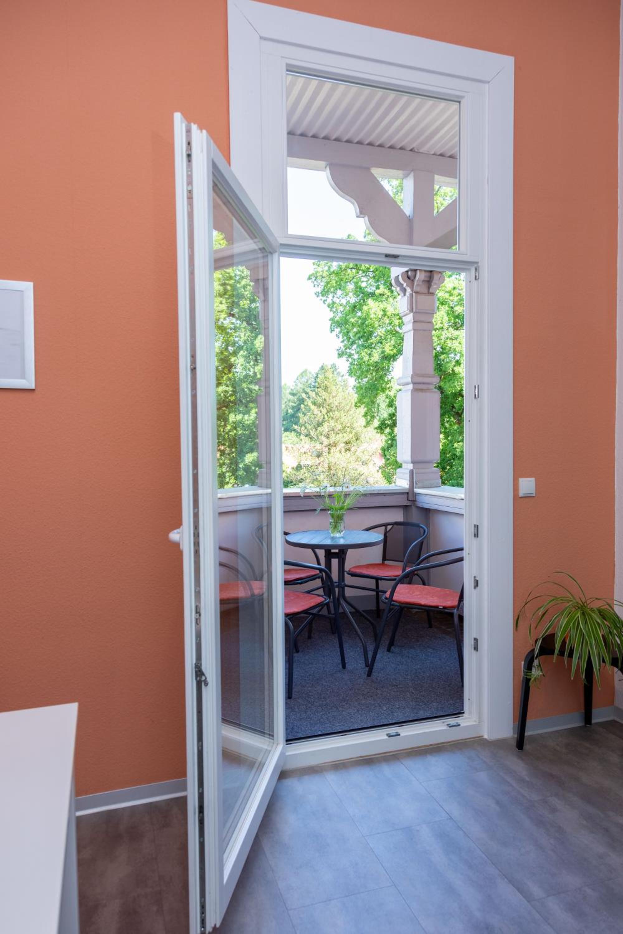 Moderne Ferienwohnung in alter Villa
