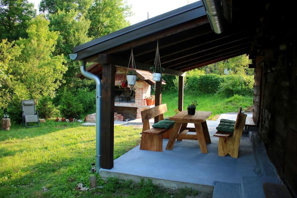 Holiday home The Hive view 5