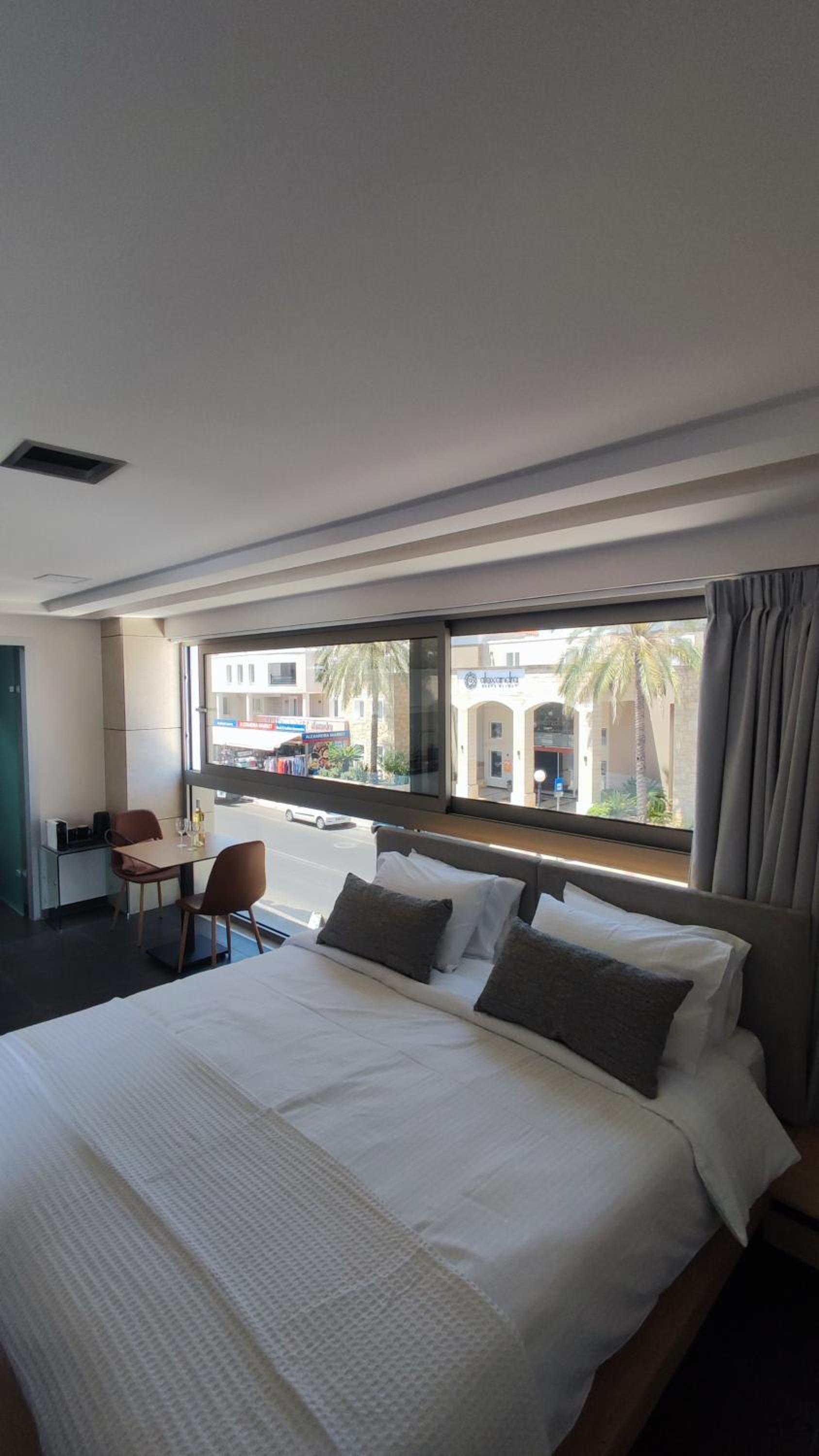 Summertime Signature Suites