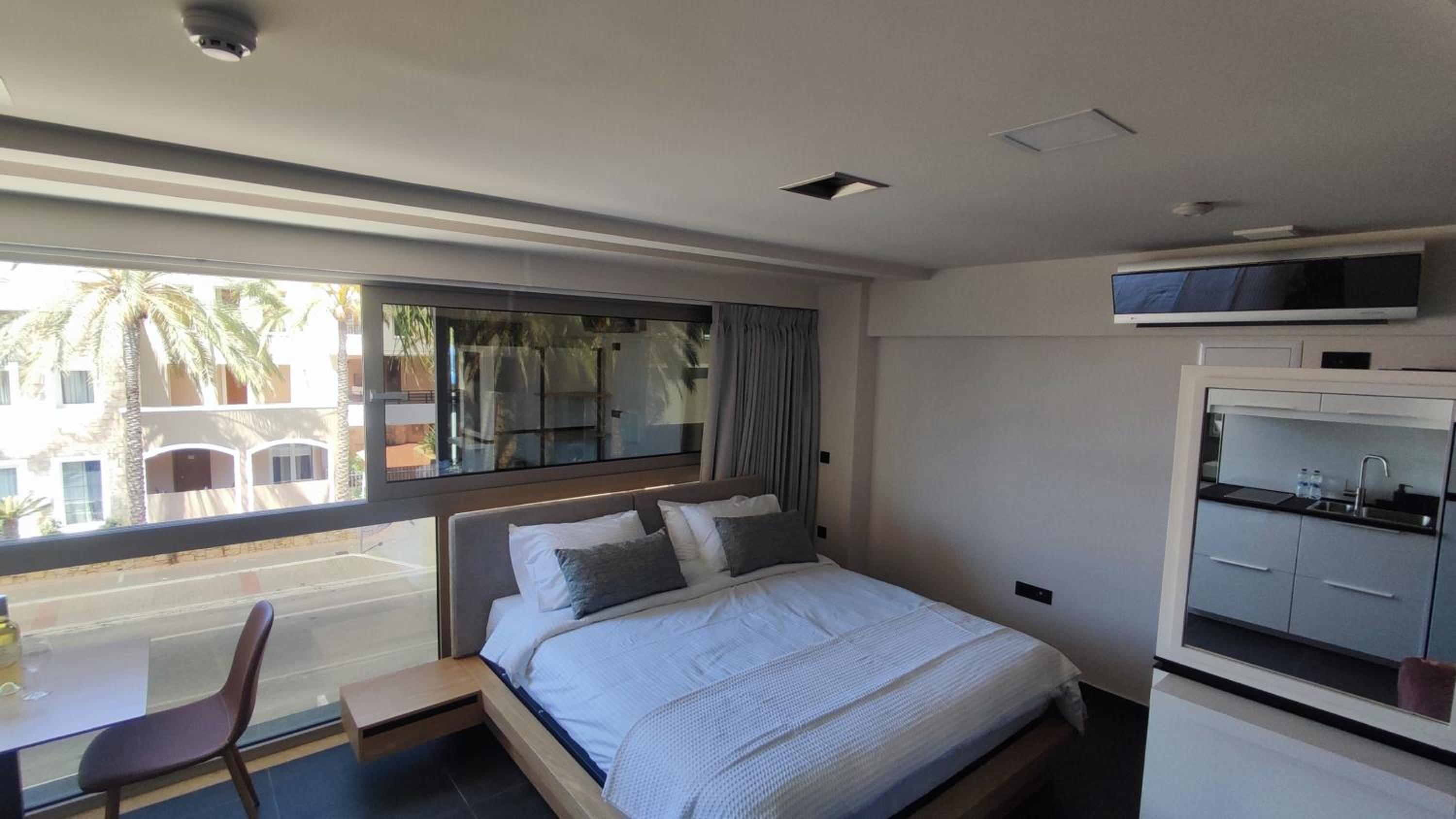 Summertime Signature Suites