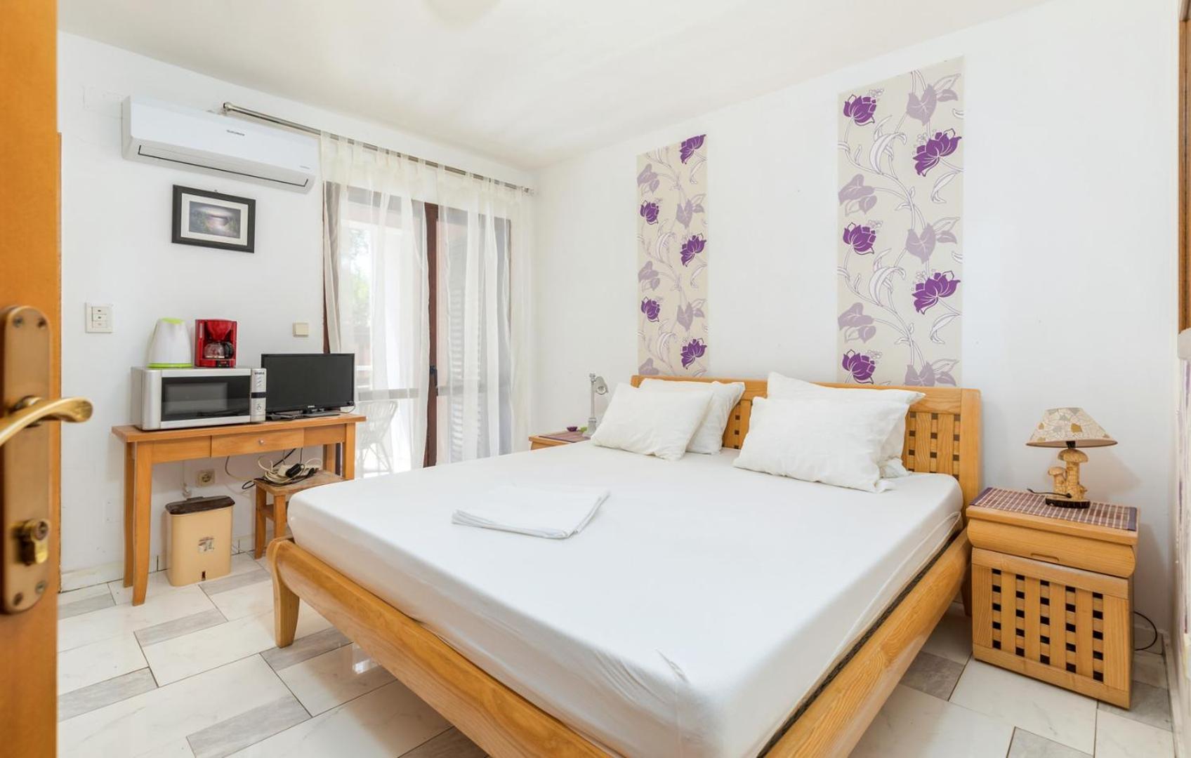 Rudel Room with Terrace view 4