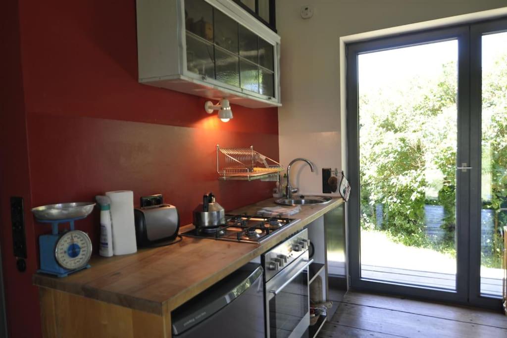 Romantisches Studio am Waldesrand mit Gartensauna