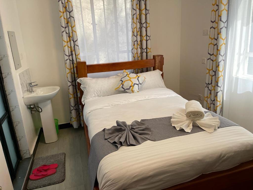 Chazil Hse AIRBNB 2BEDROOM APARTMENT view 3