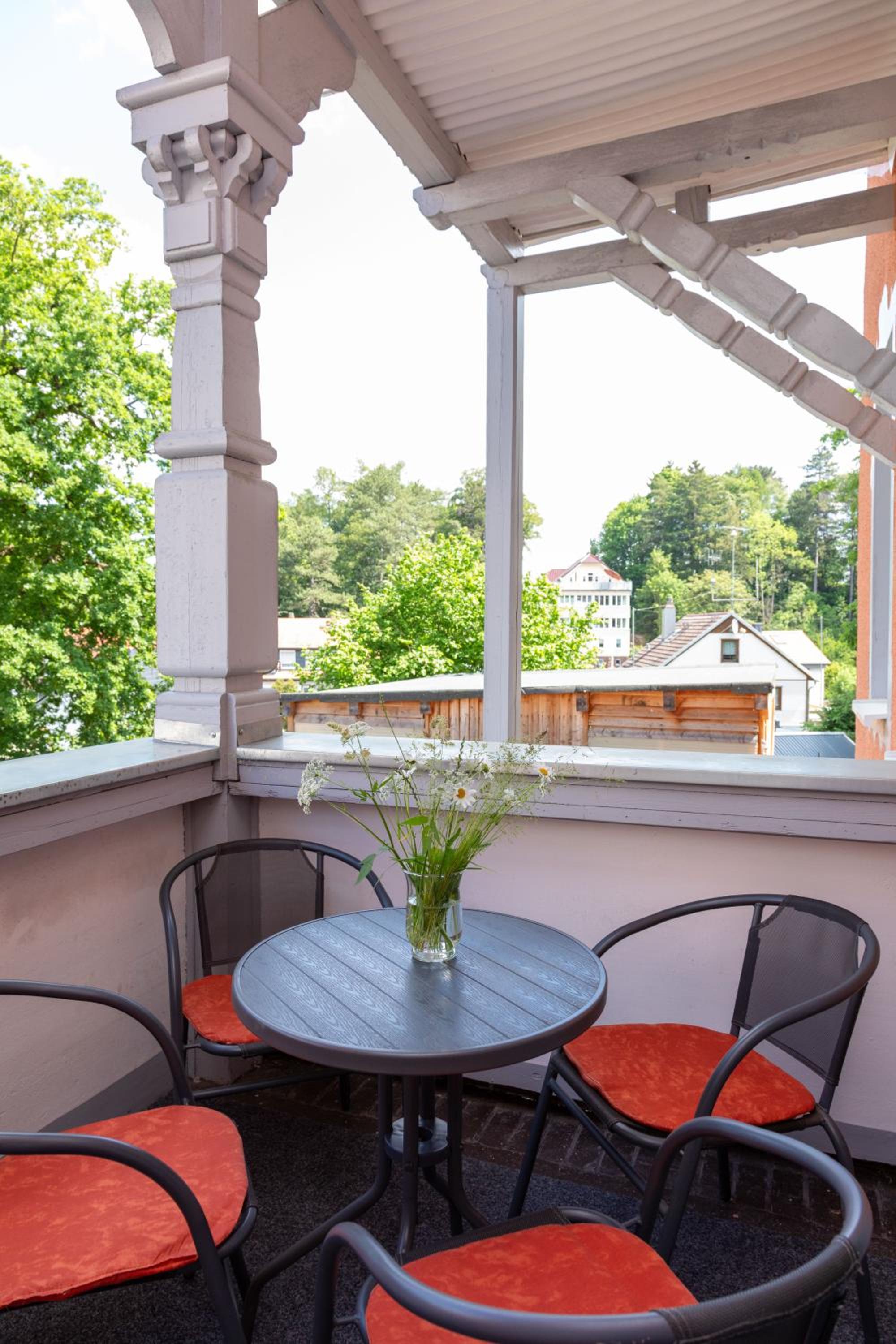 Moderne Ferienwohnung in alter Villa