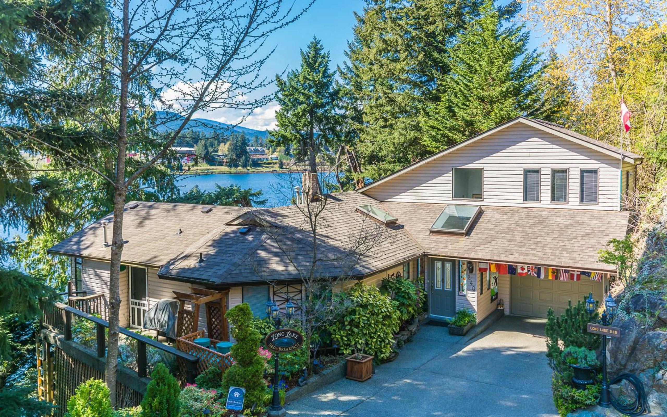 Long Lake Waterfront Bed and Breakfast