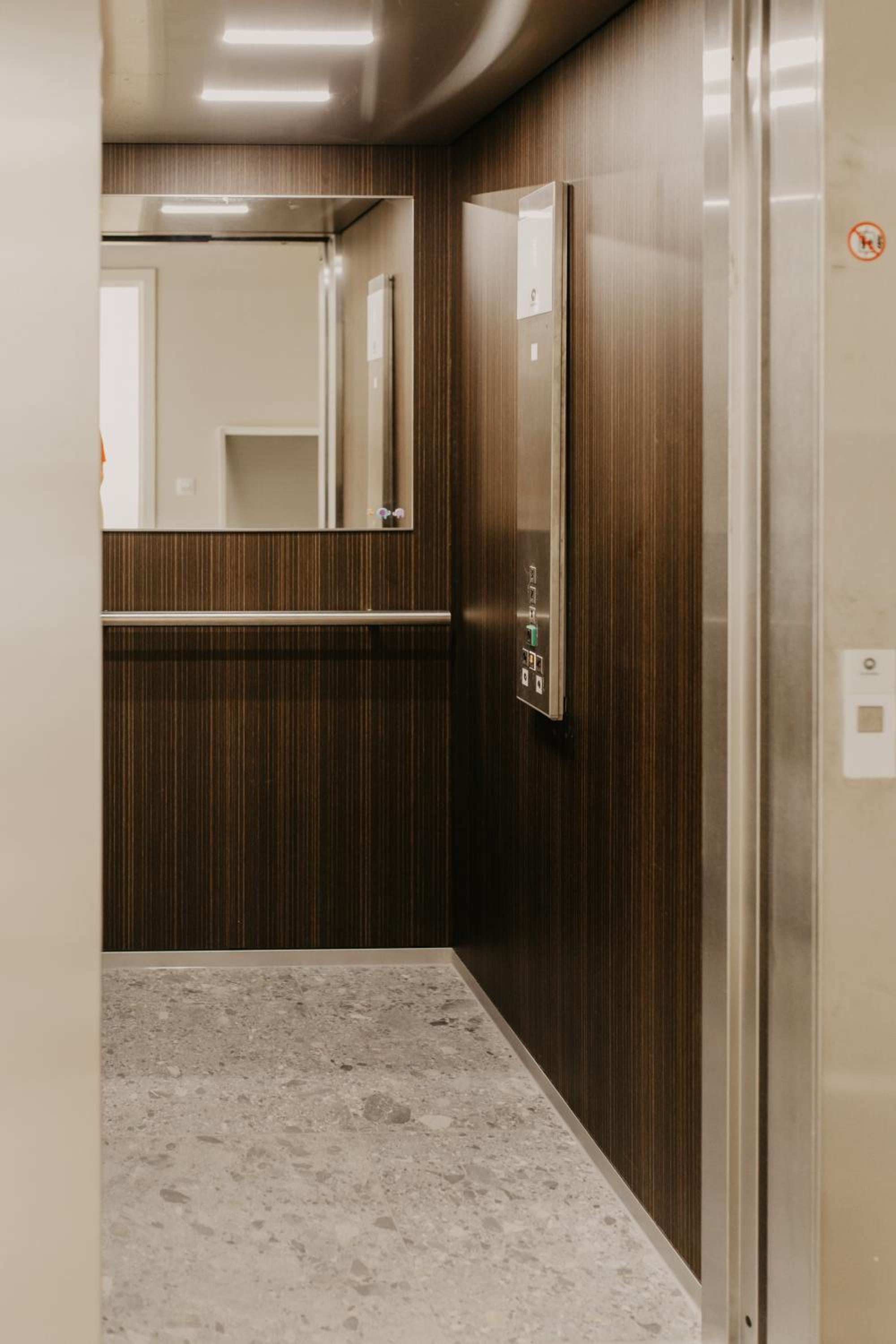 Blue Bird Residence Suite Moriaan