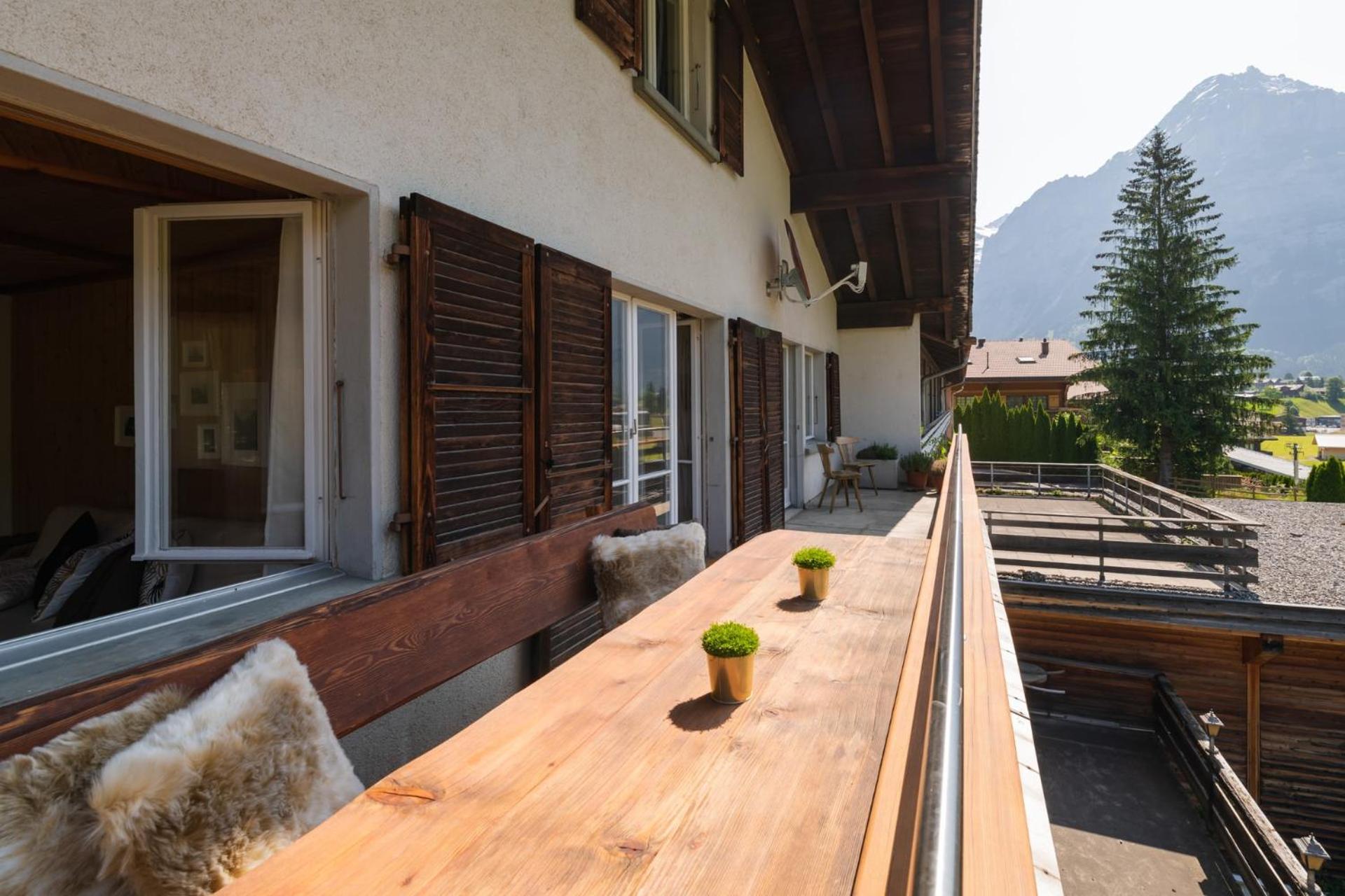 The Eiger Express Apartment - GRINDELHOMES