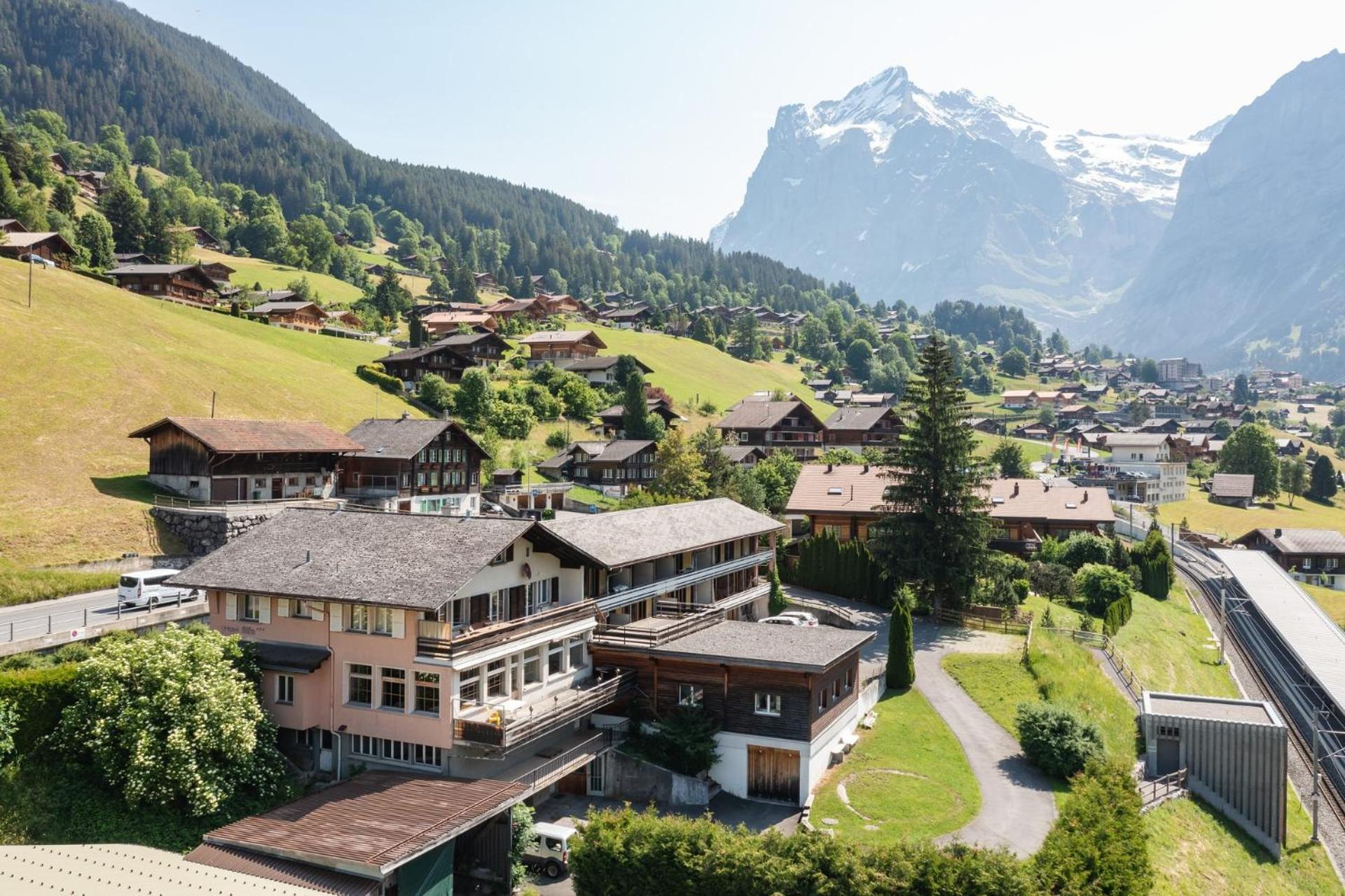 The Eiger Express Apartment - GRINDELHOMES