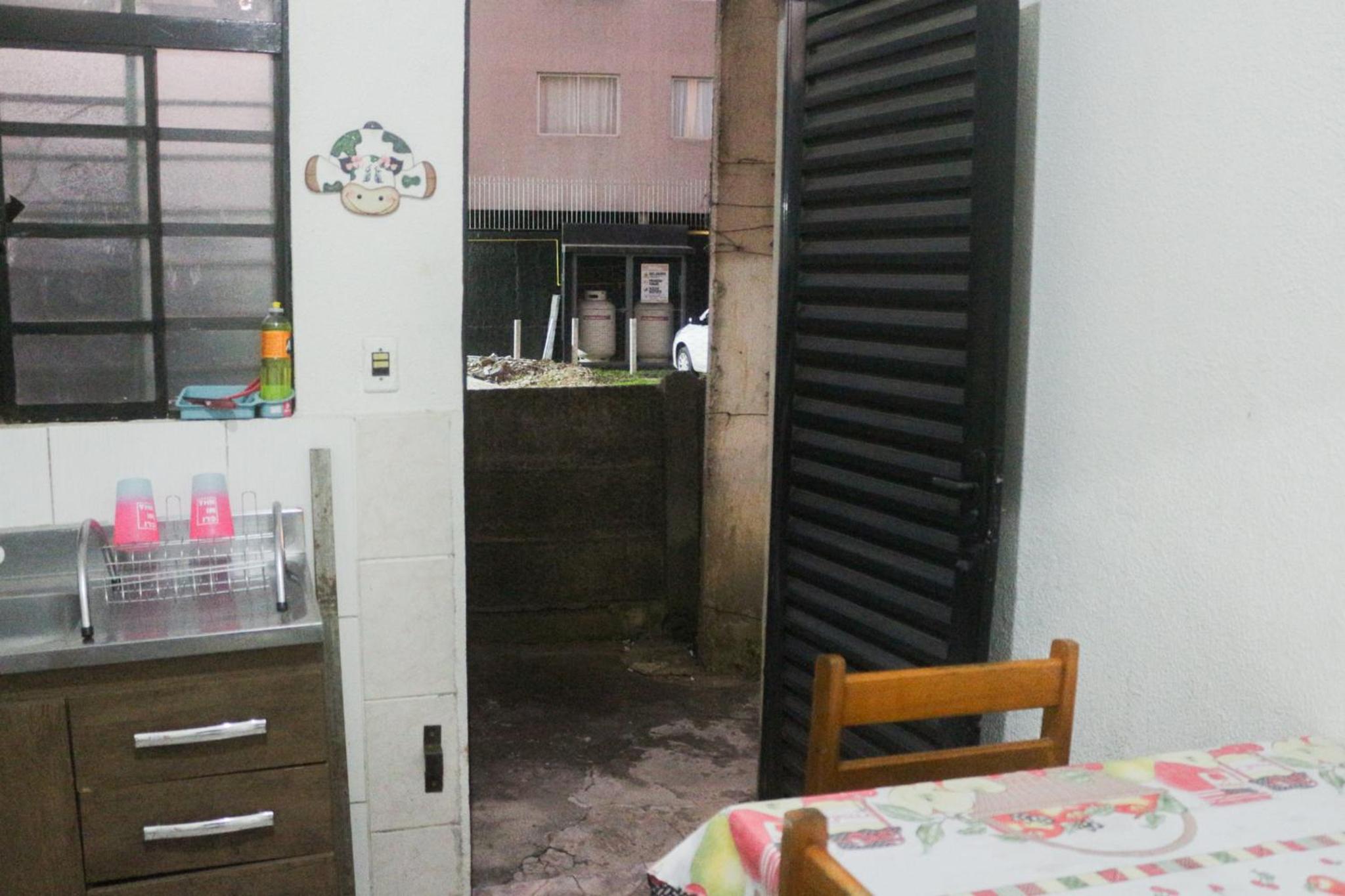 Apartamento Inteiro Central 2 Quartos e Kitnet Inteira 01 quarto