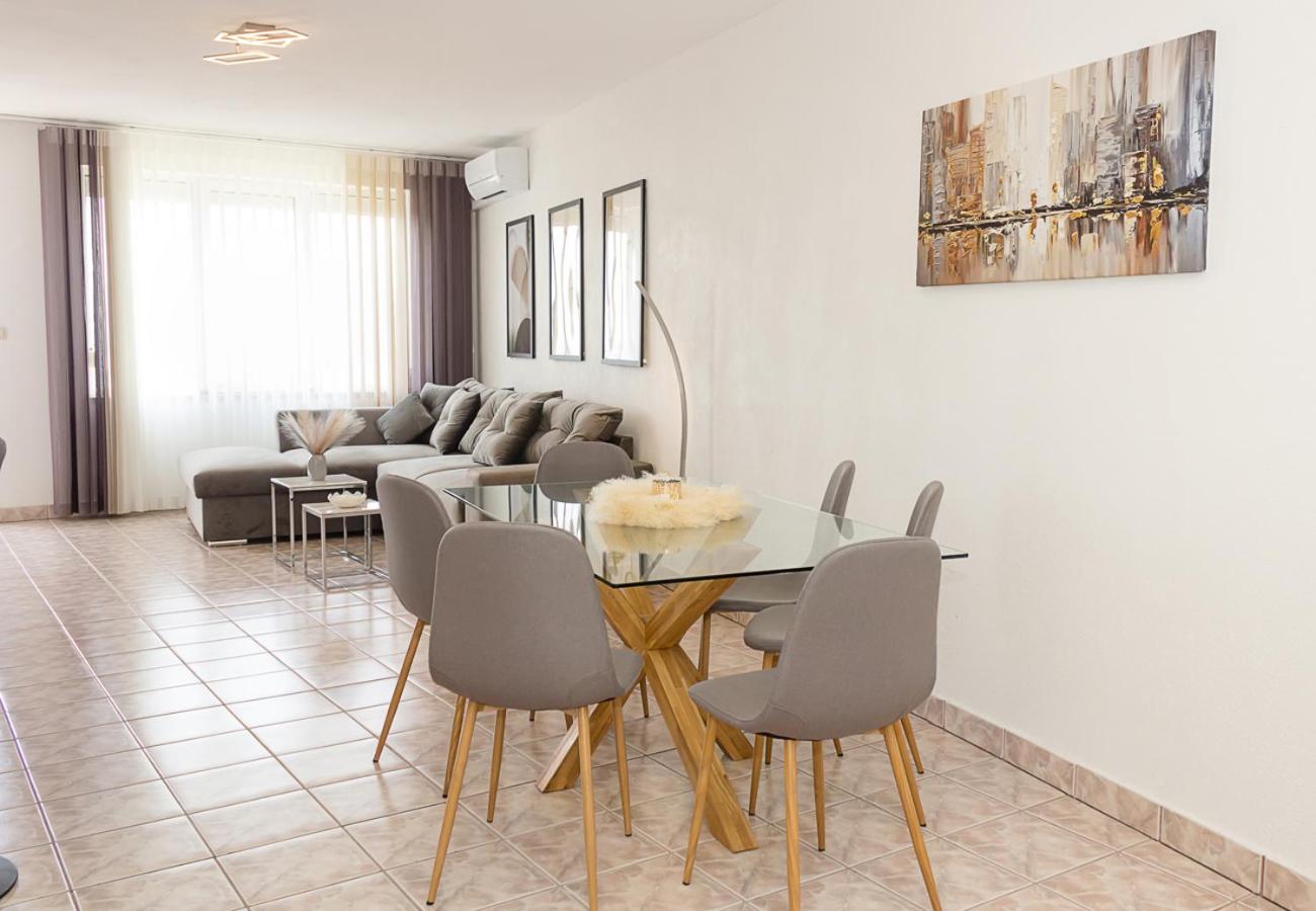 Two Identical Designer 2BD Flats with Sea View in Balchik by Flat Mаnager