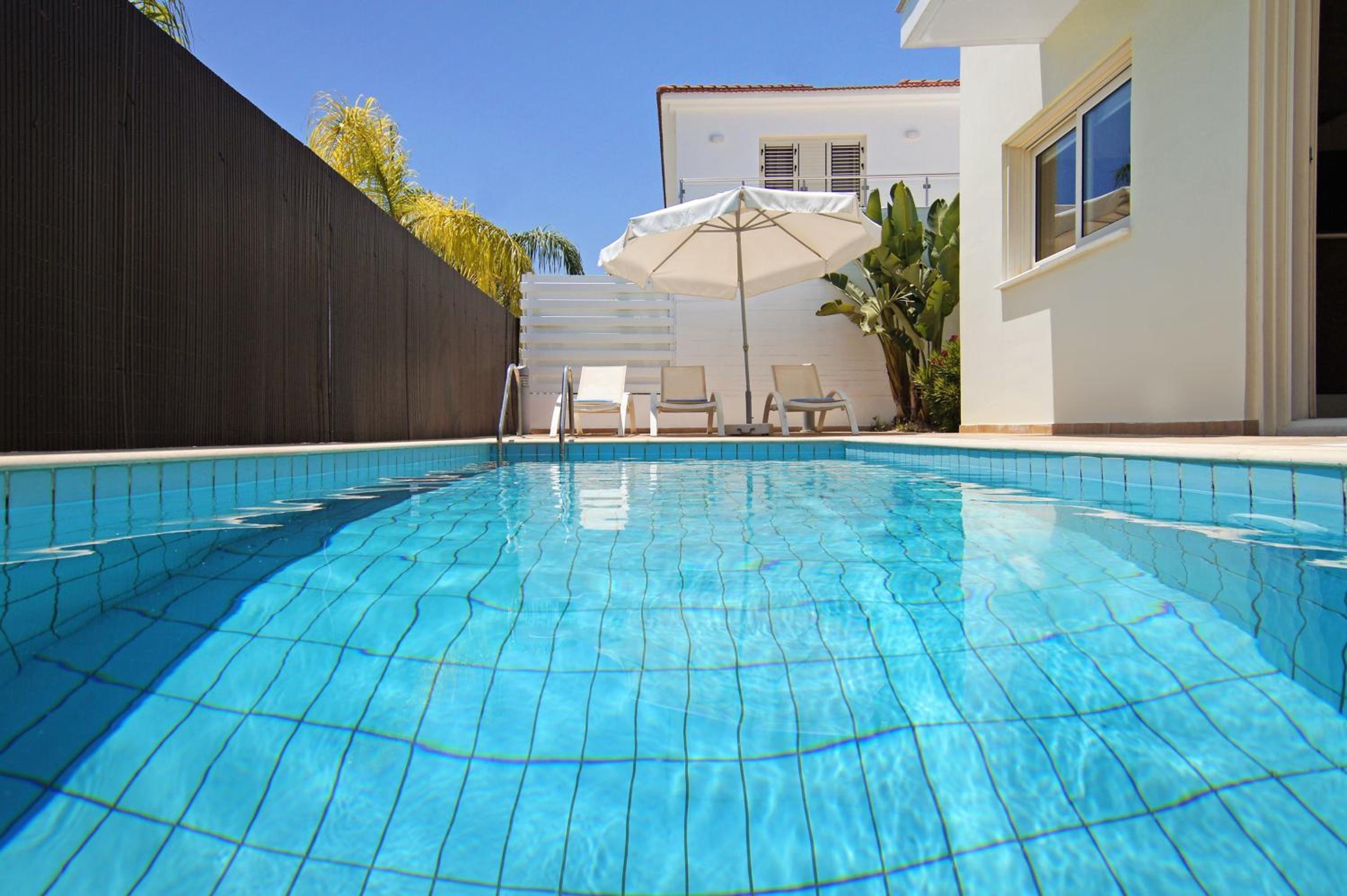 Villa Adonia - 30m from Pernera Beach