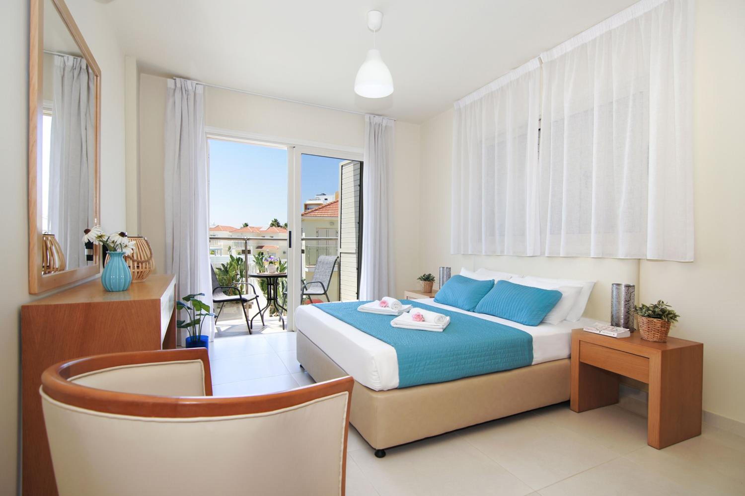 Villa Adonia - 30m from Pernera Beach