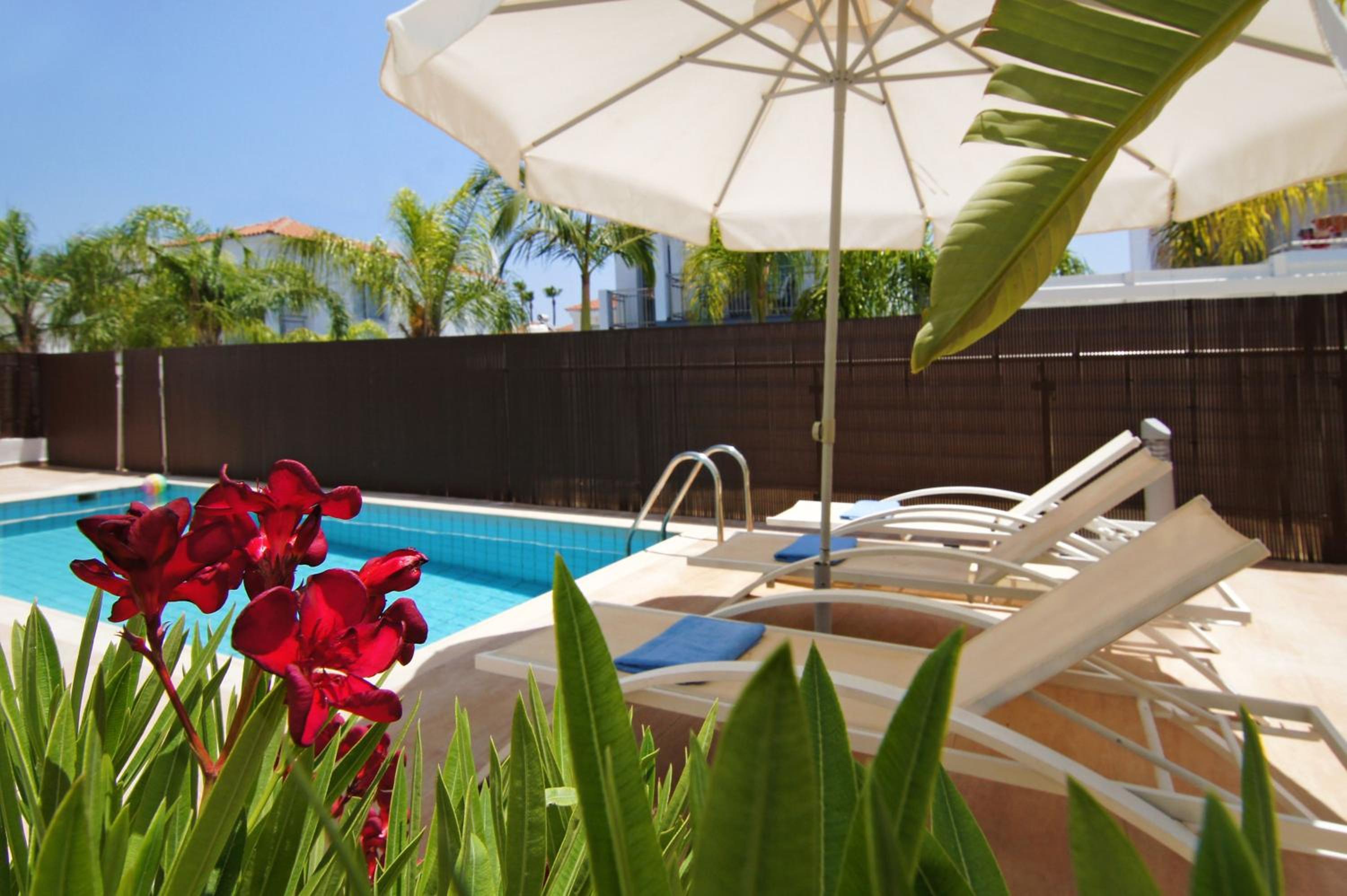 Villa Adonia - 30m from Pernera Beach