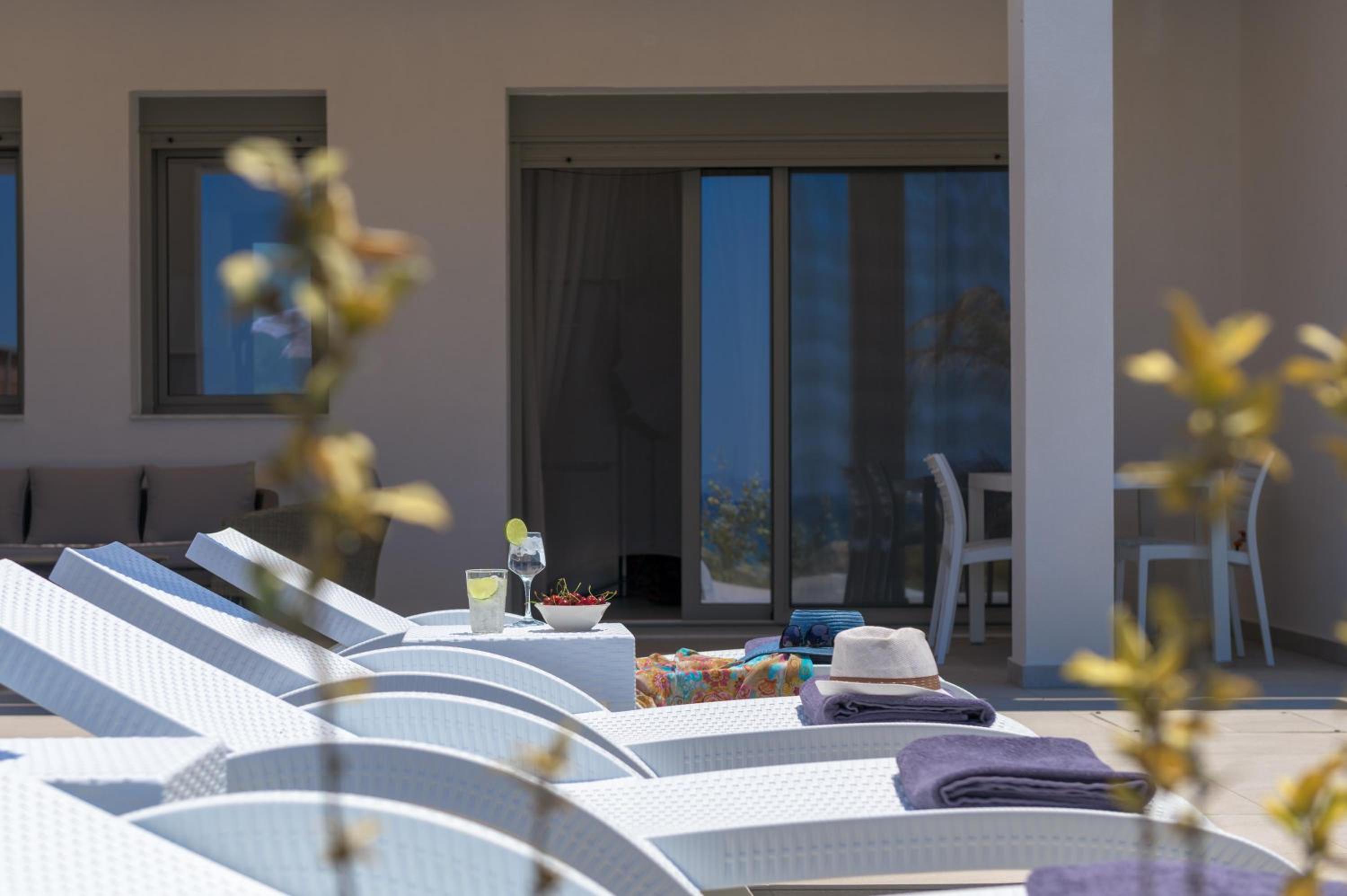 Panaxia Villas