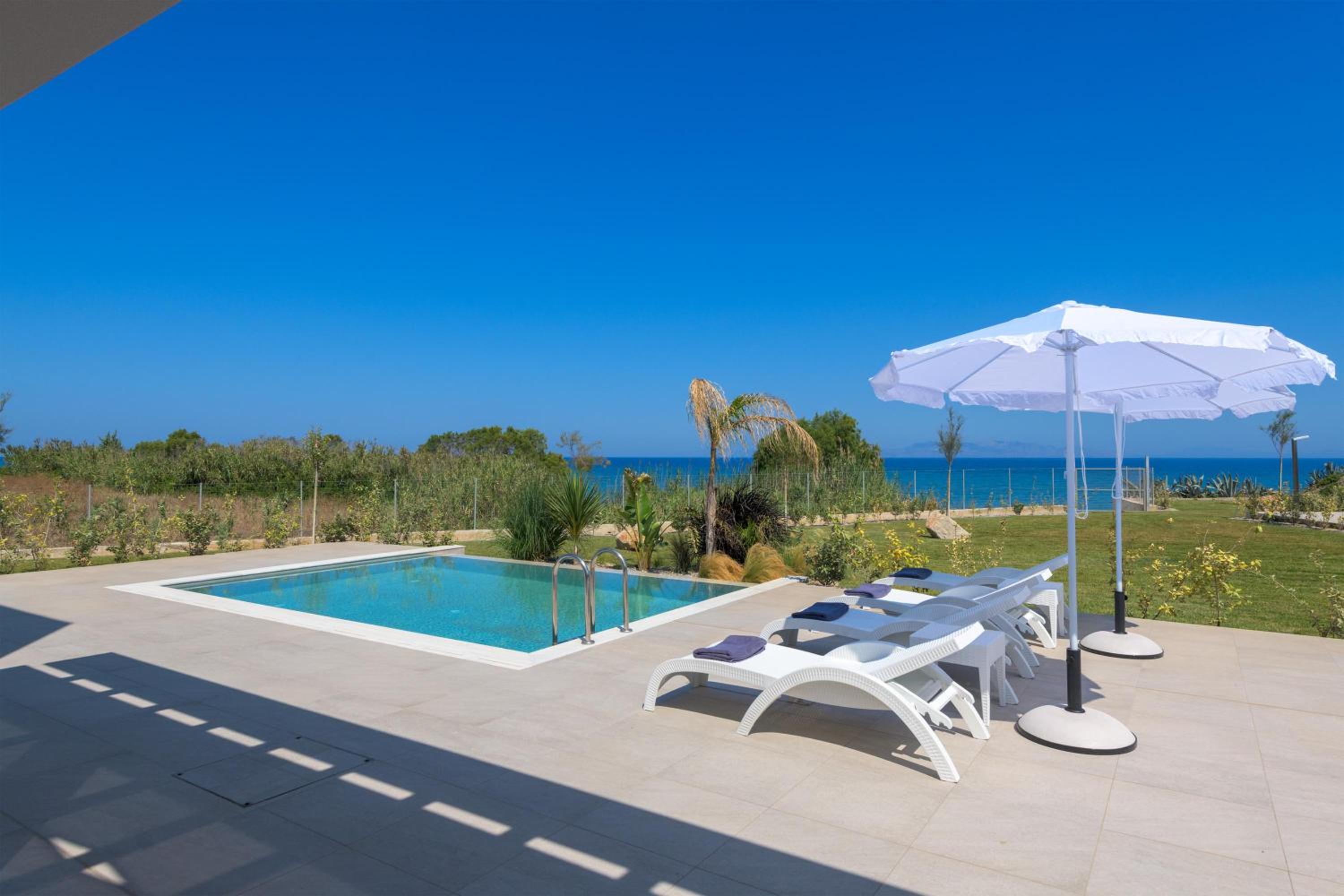 Panaxia Villas
