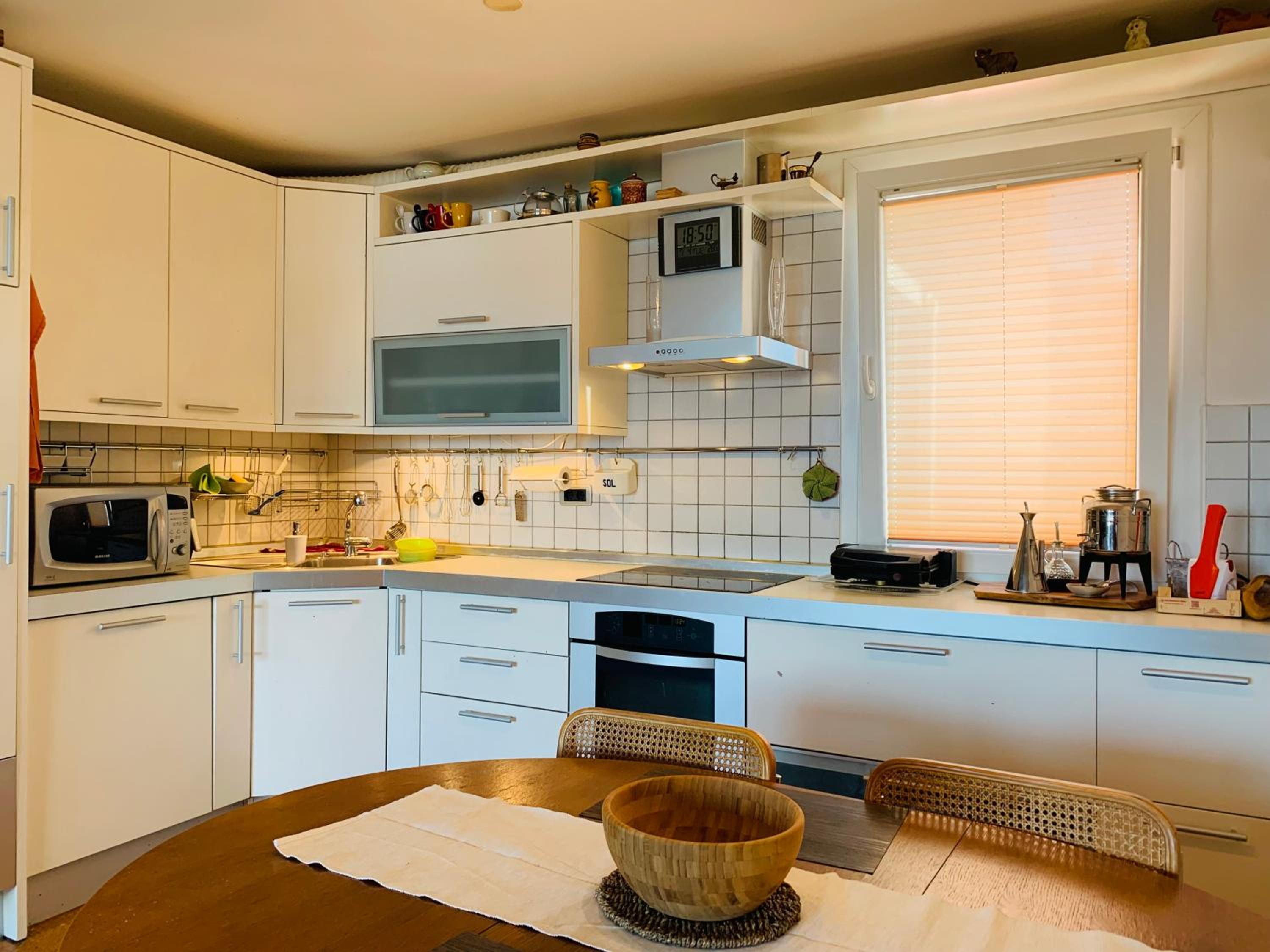 The Sea View Retreat One-Bedroom Apartment SAK2 view 3