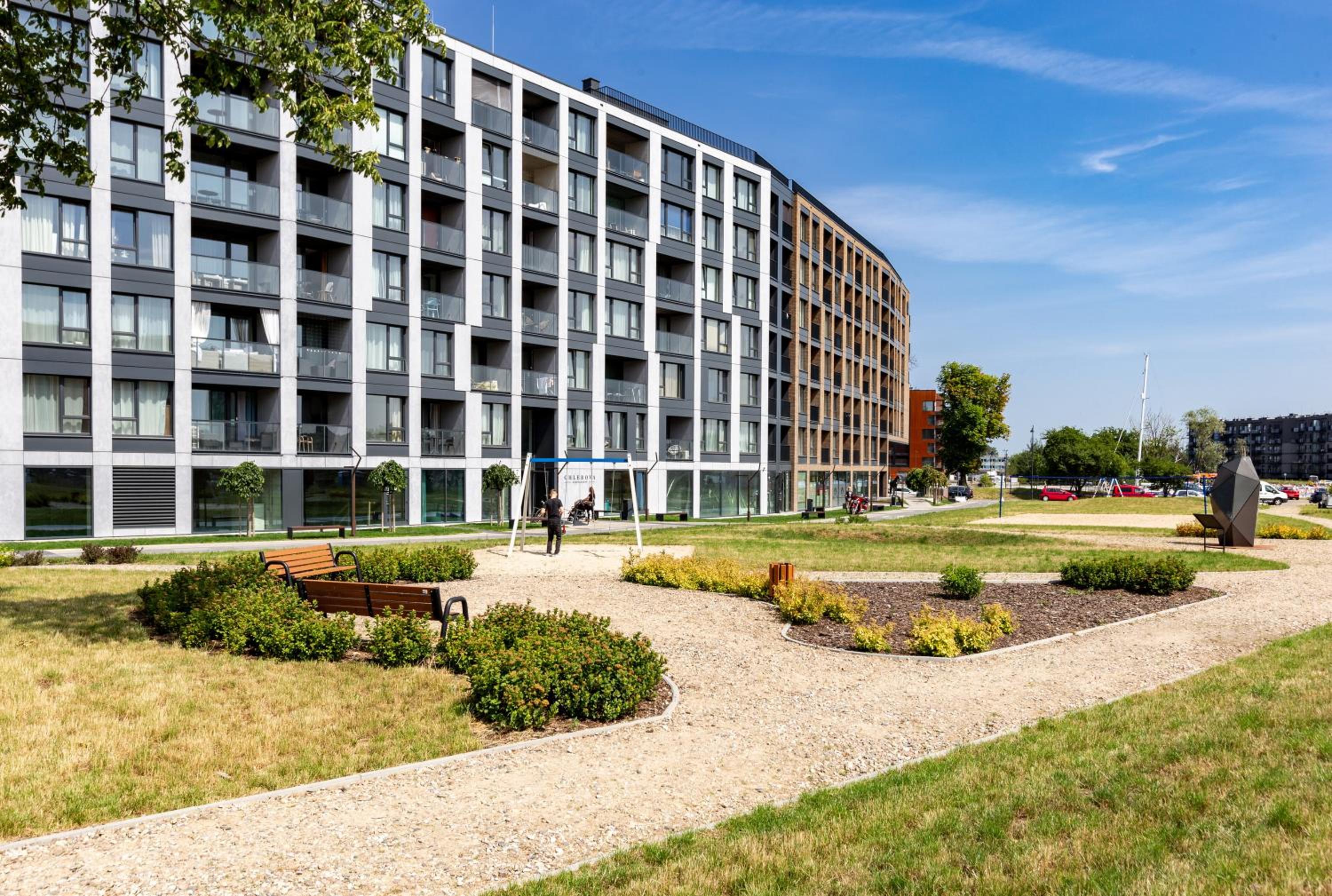 Chlebova - Riverside View Terrace, Free Parking, Gym & Kidsplay by Downtown Apartments