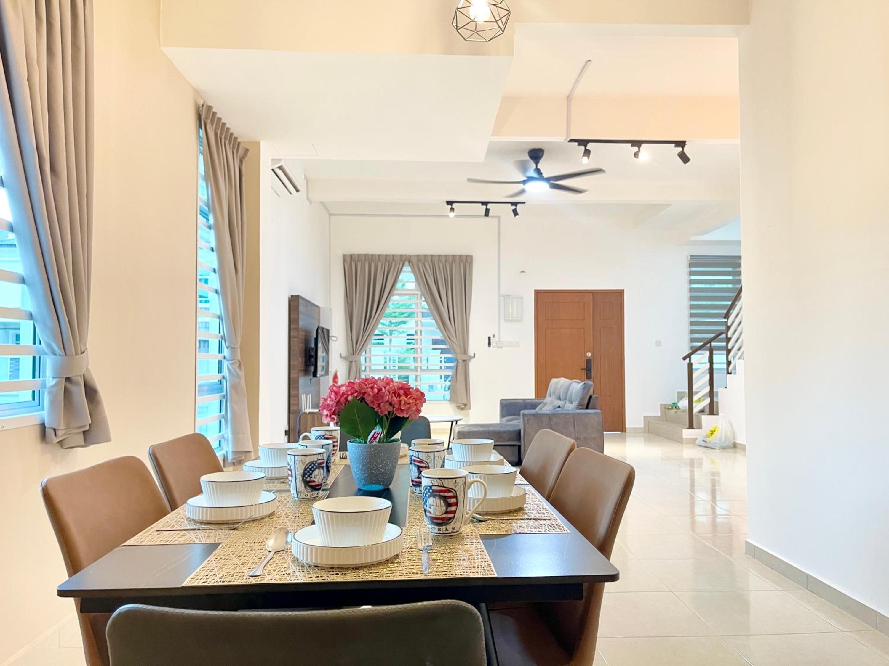 AI Home - 5BR - Landed House 14 Pax - BBQ - 7 min to Jonker Street photo 2