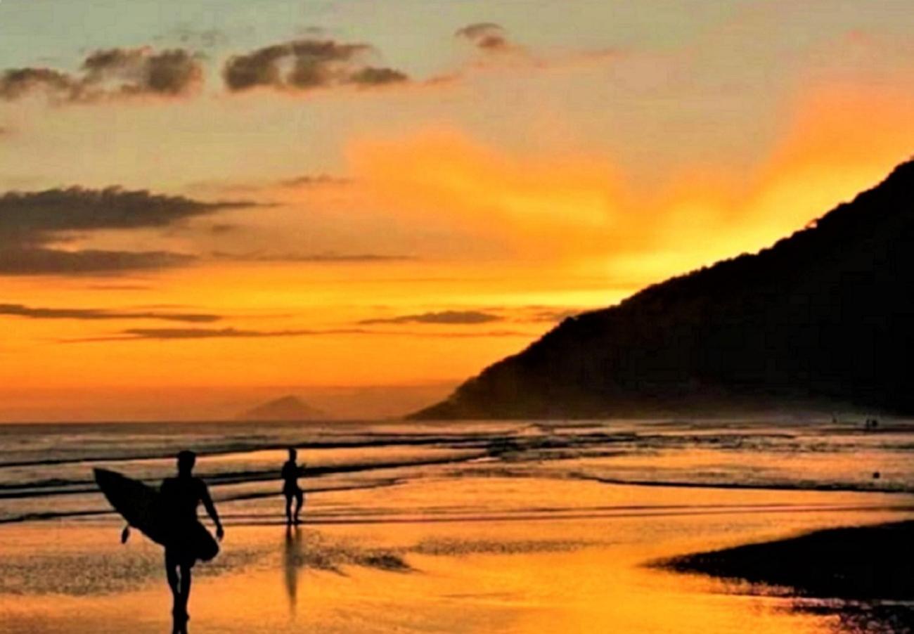 Casa a uma quadra da praia Maresias